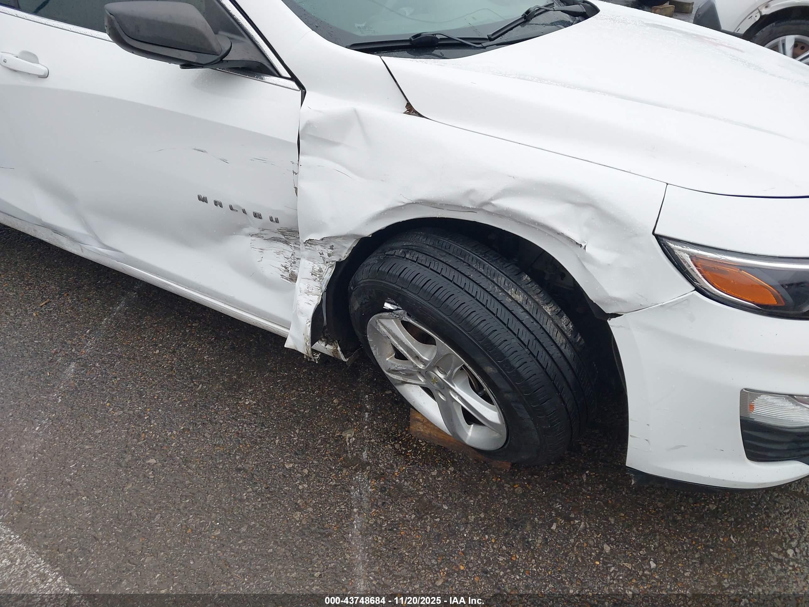 CHEVROLET MALIBU image 6