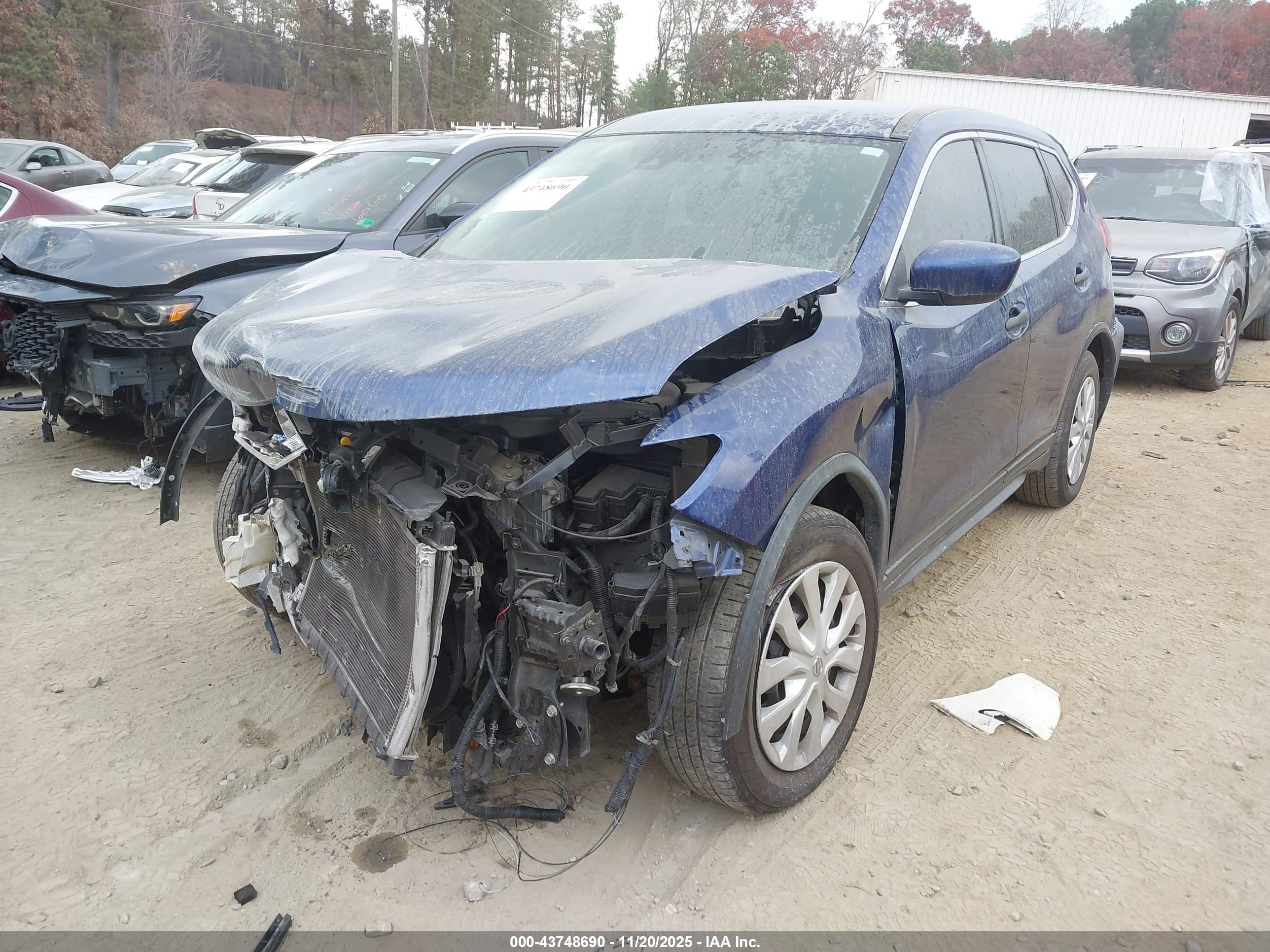 NISSAN ROGUE image 2