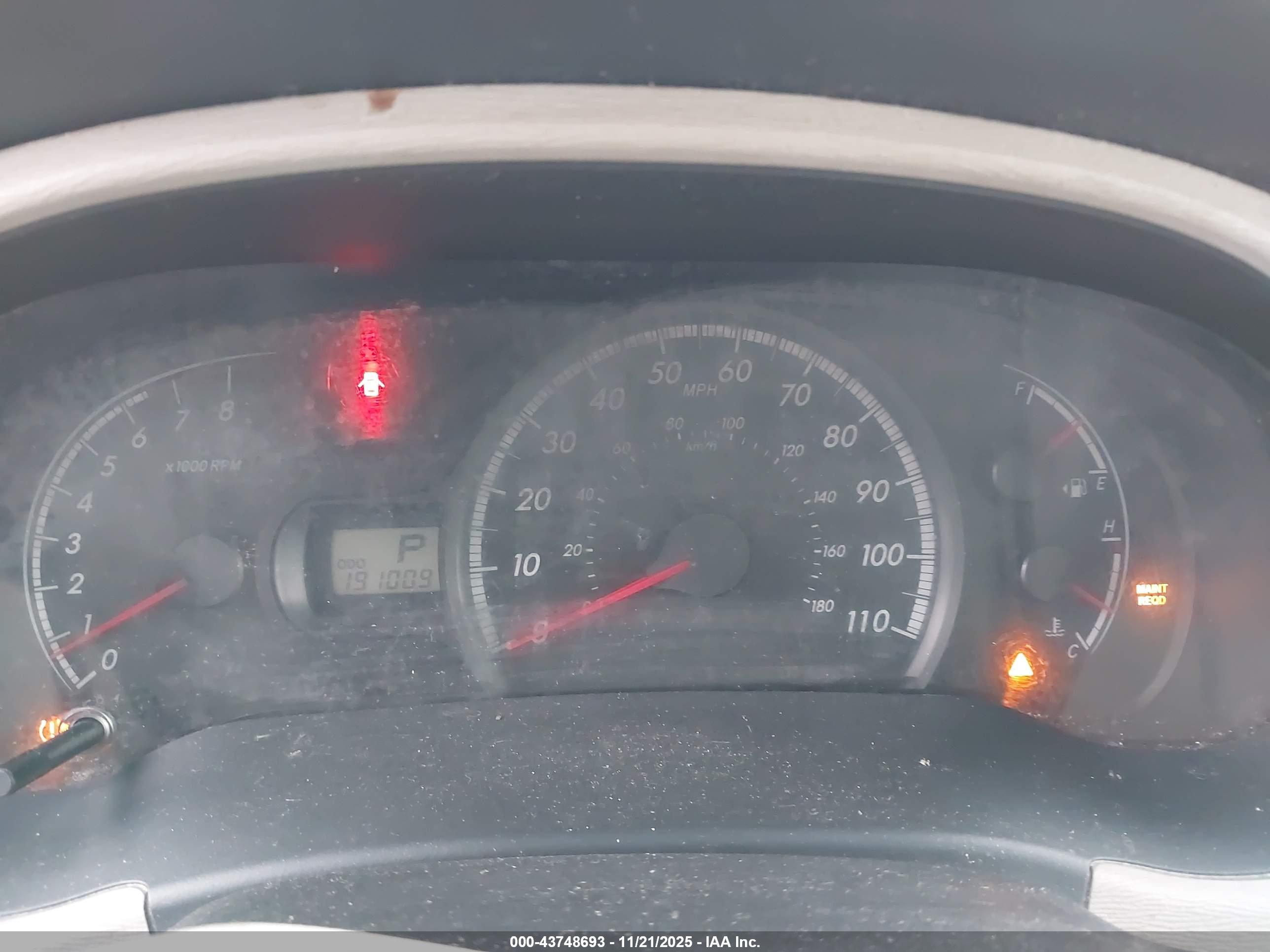 TOYOTA SIENNA image 7