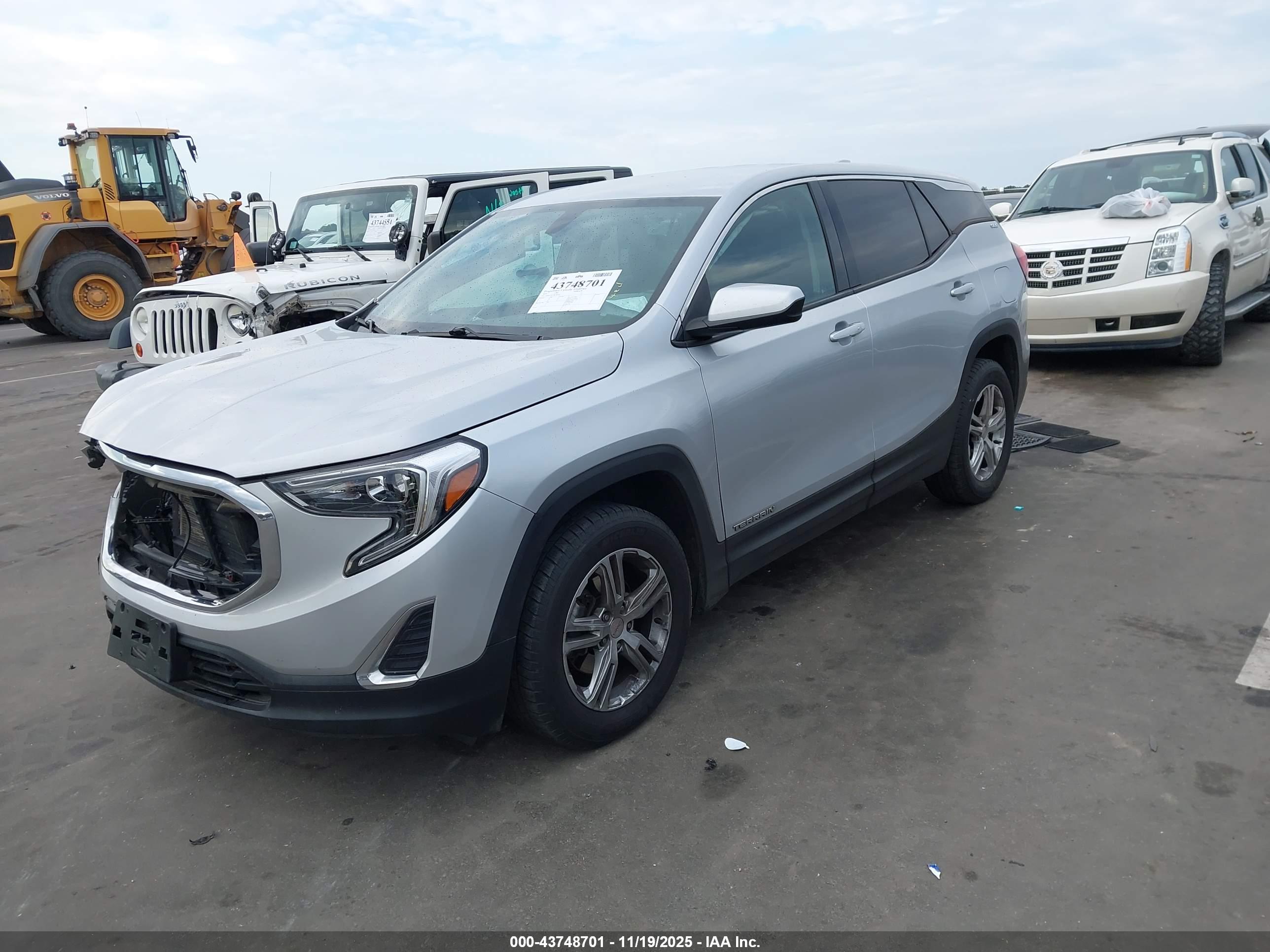 GMC TERRAIN image 2
