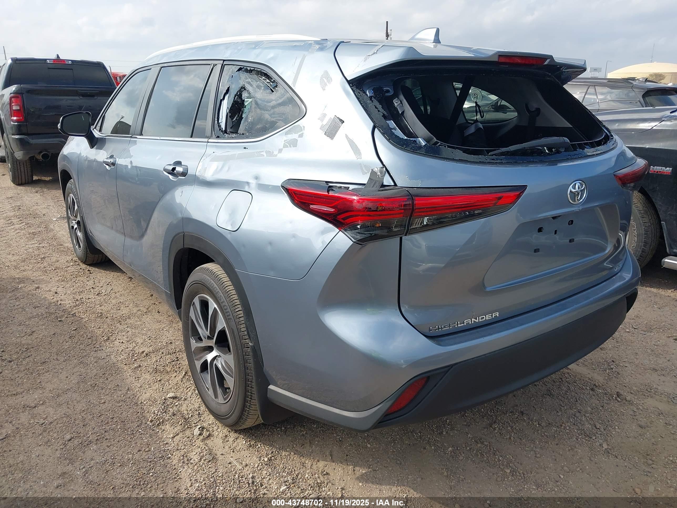 TOYOTA HIGHLANDER image 3