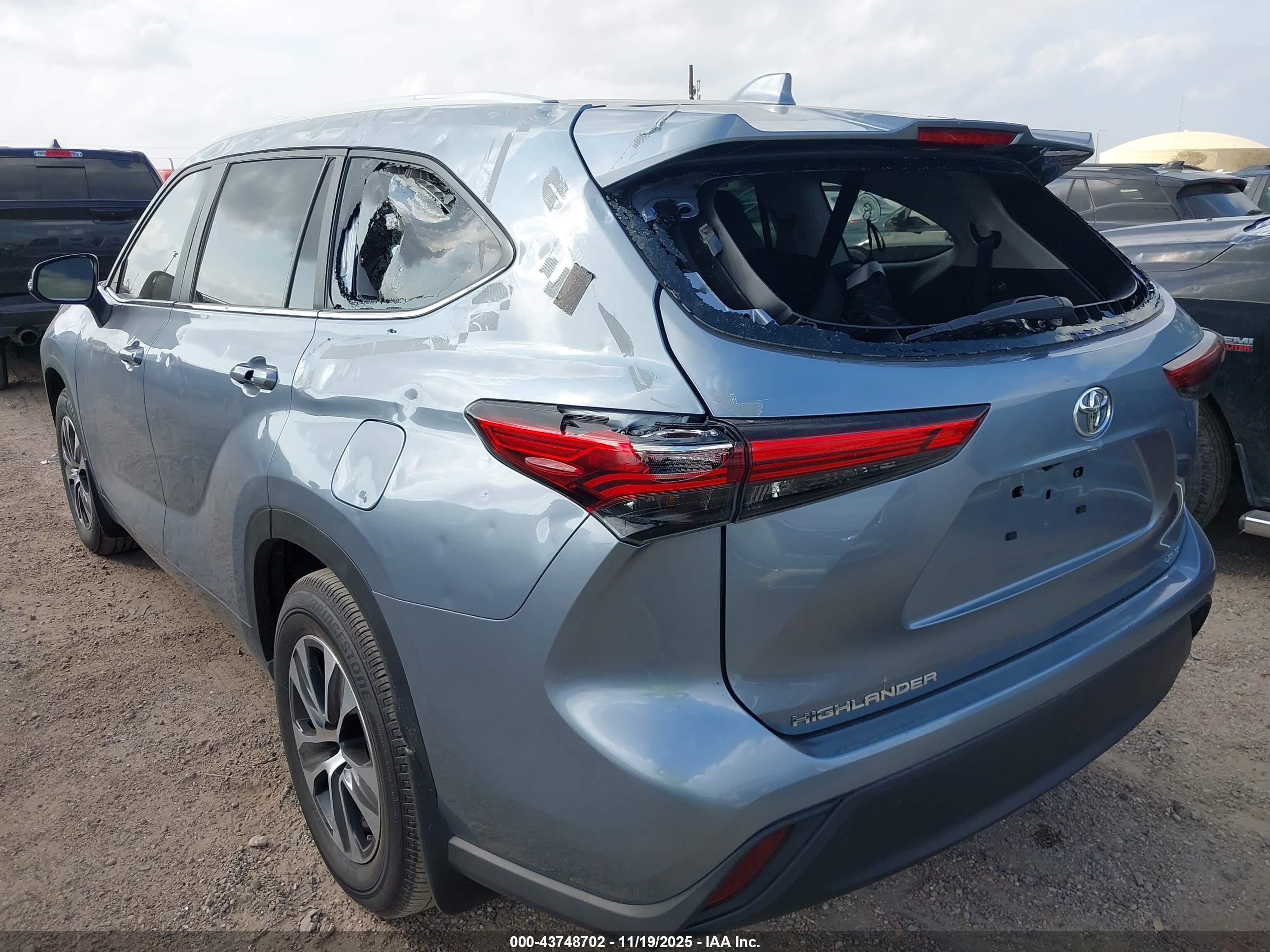 TOYOTA HIGHLANDER image 6