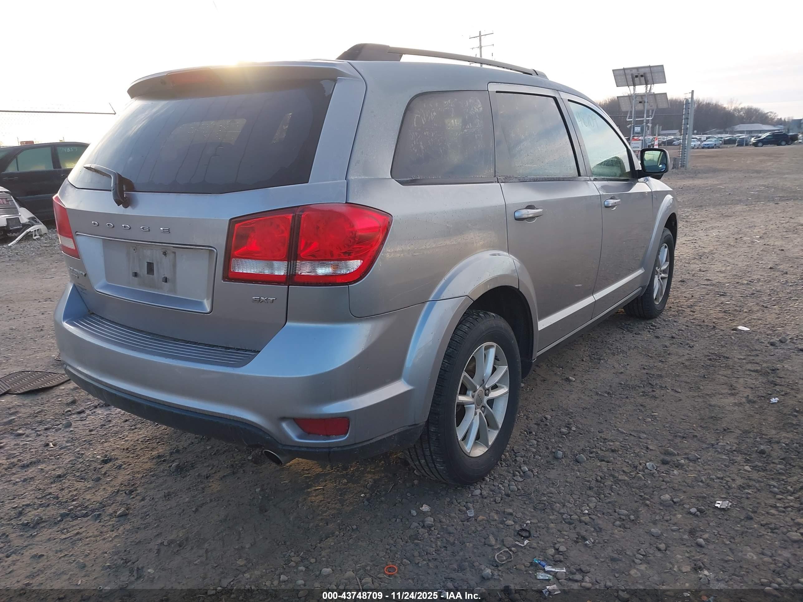 DODGE JOURNEY image 4