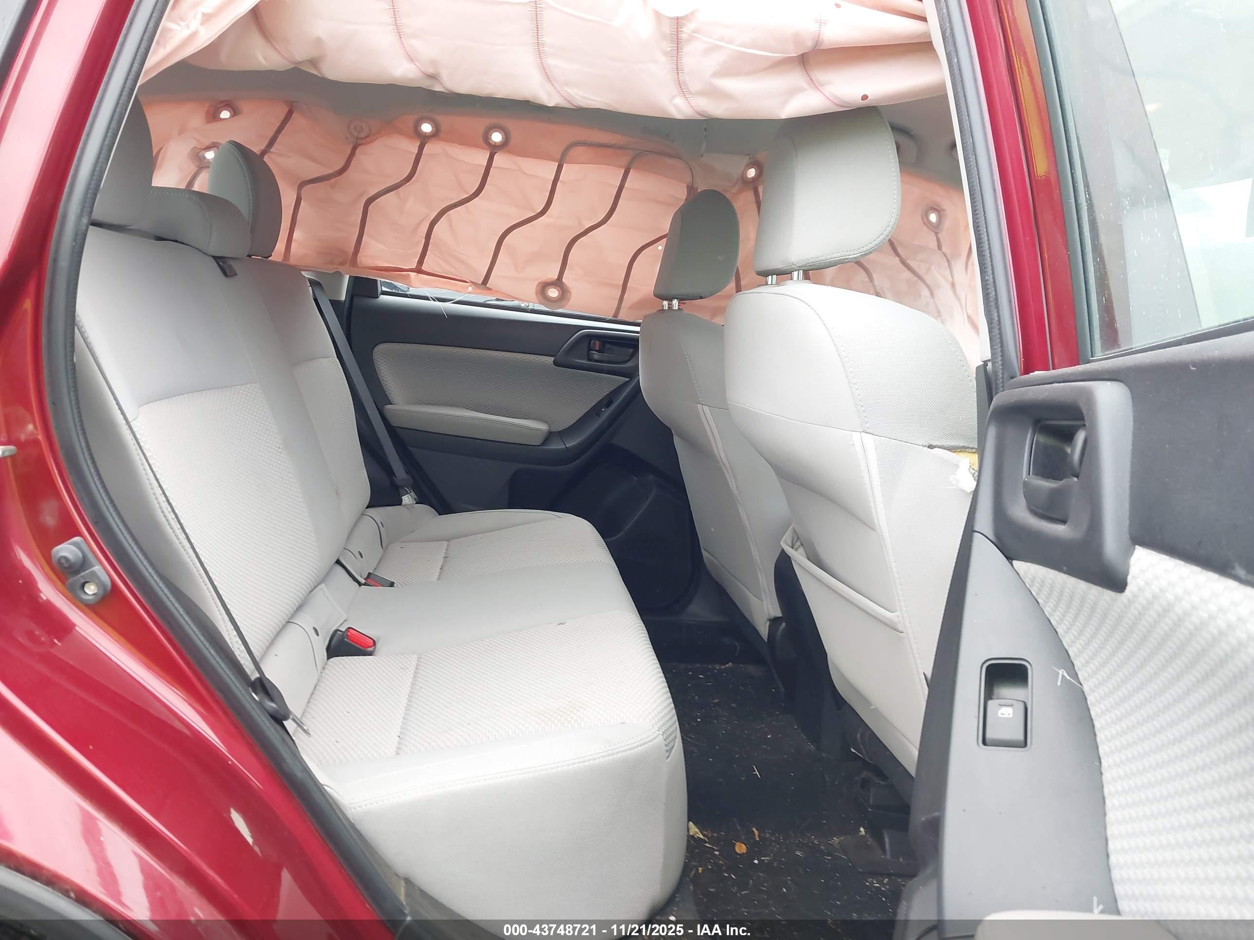 SUBARU FORESTER image 8