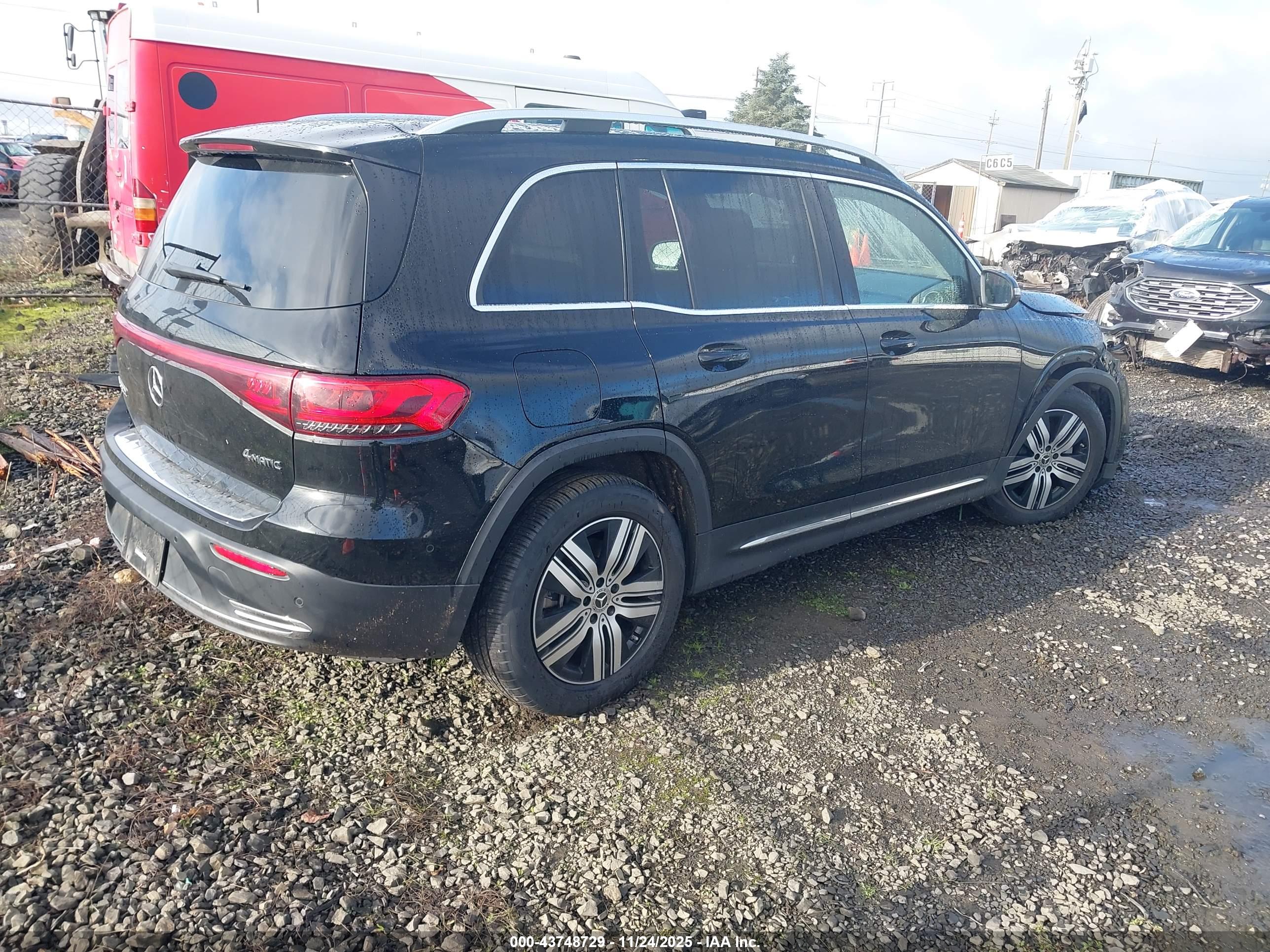MERCEDES-BENZ EQB image 4