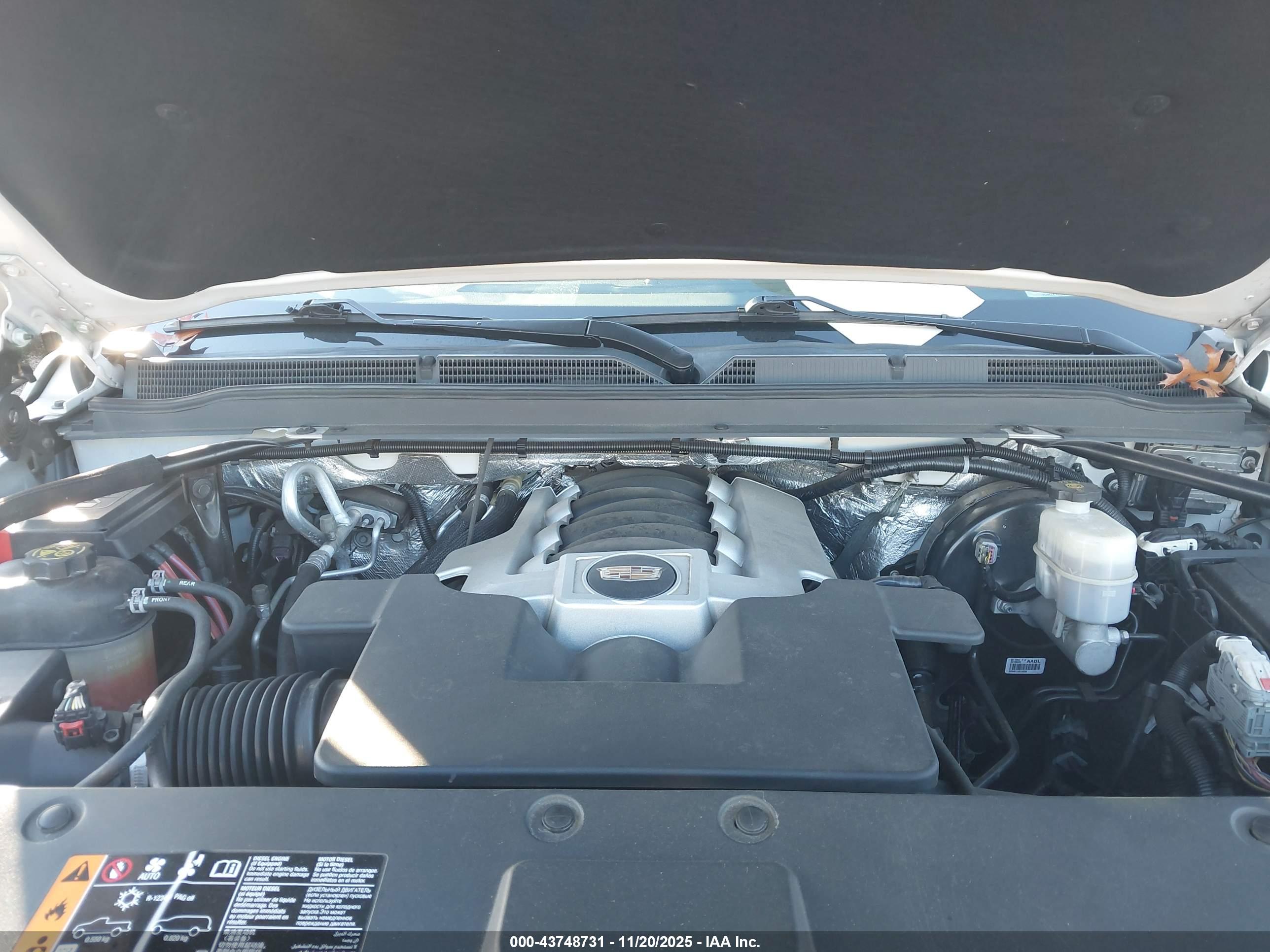 CADILLAC ESCALADE image 10