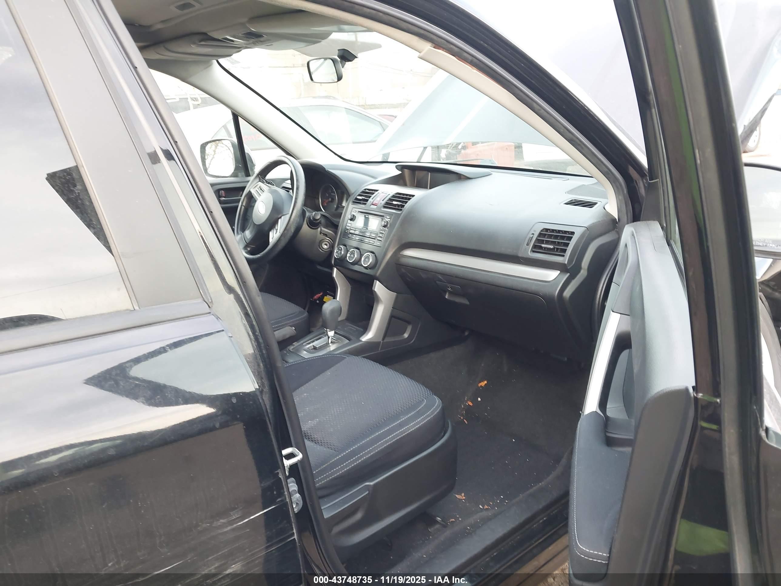 SUBARU FORESTER image 5