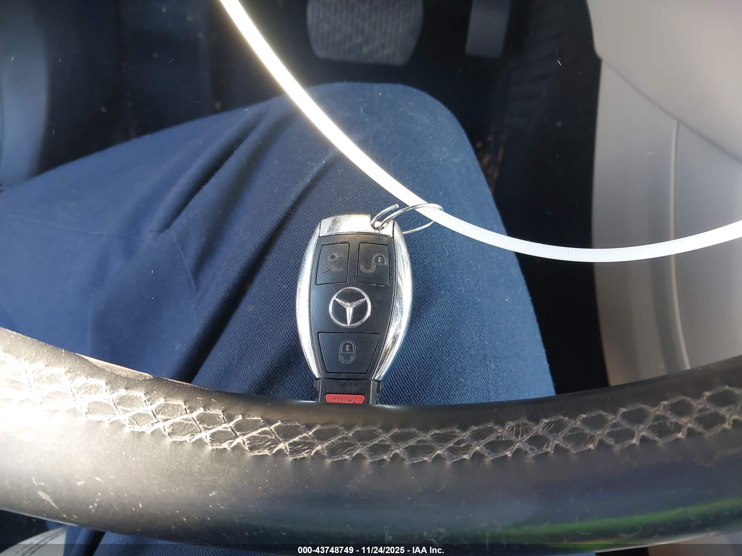 MERCEDES-BENZ CLA image 11