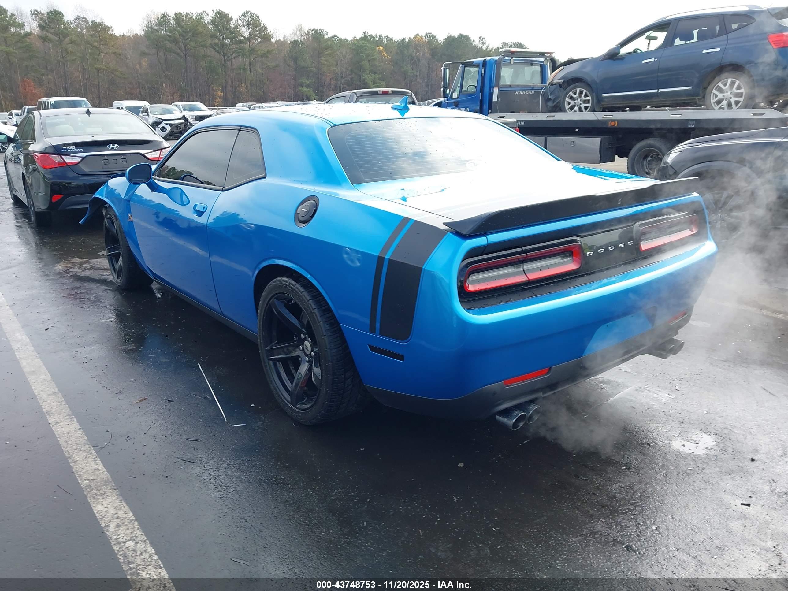 DODGE CHALLENGER image 3