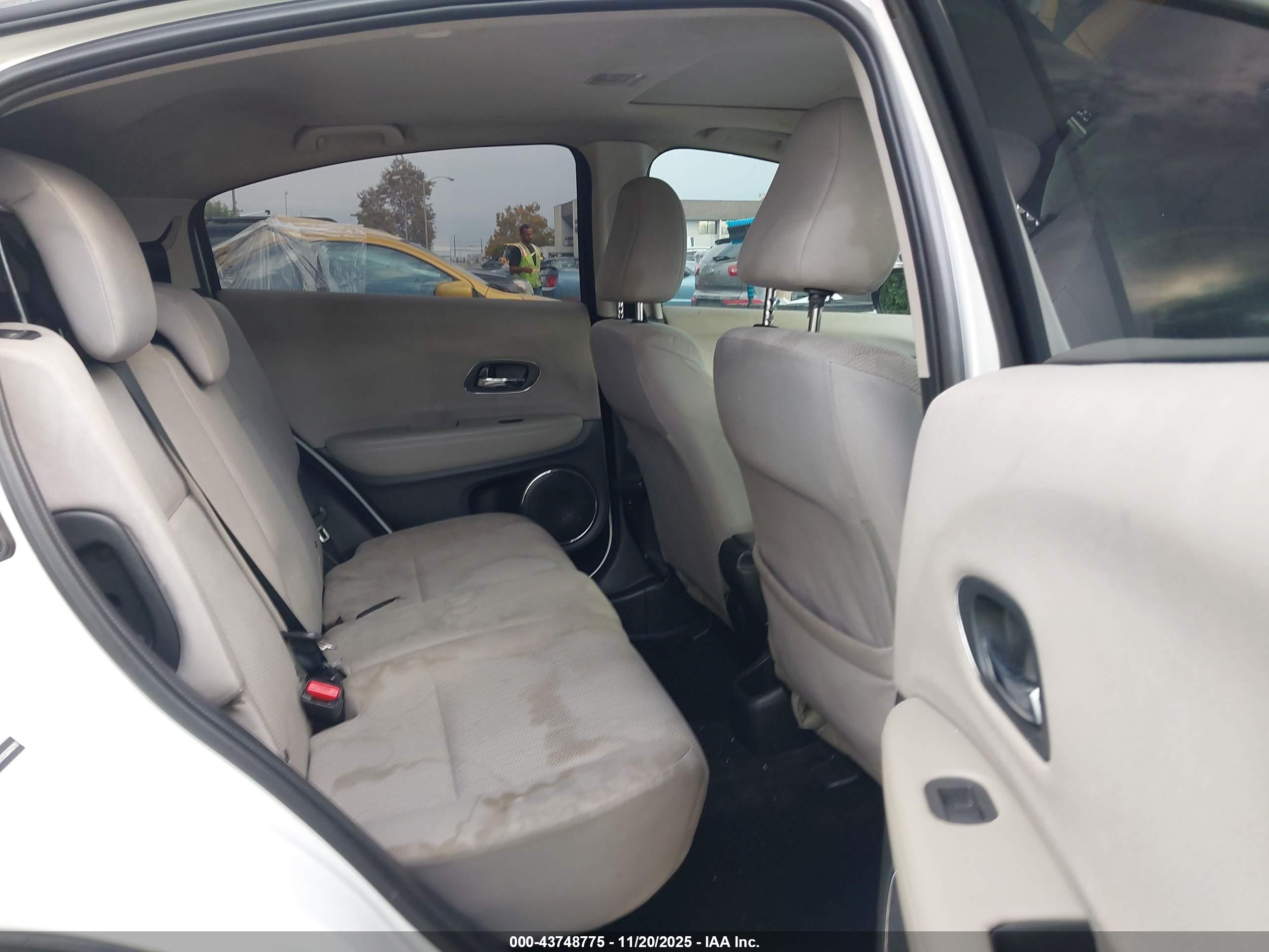 HONDA HR-V image 8
