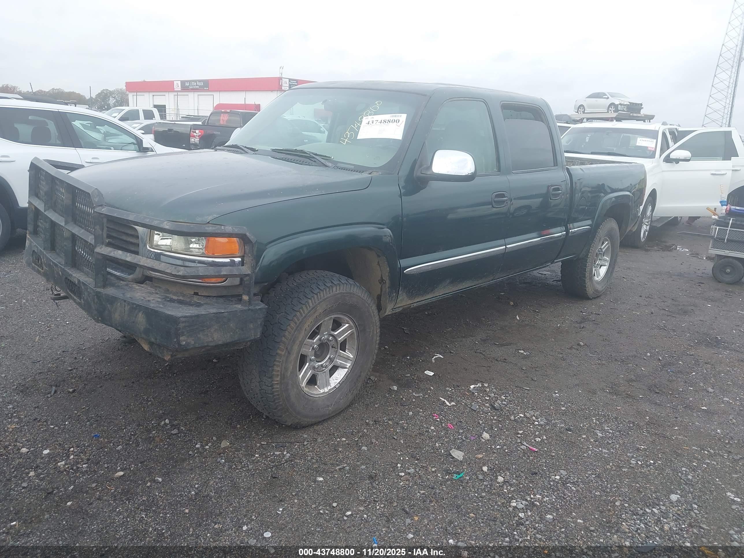 GMC SIERRA image 2