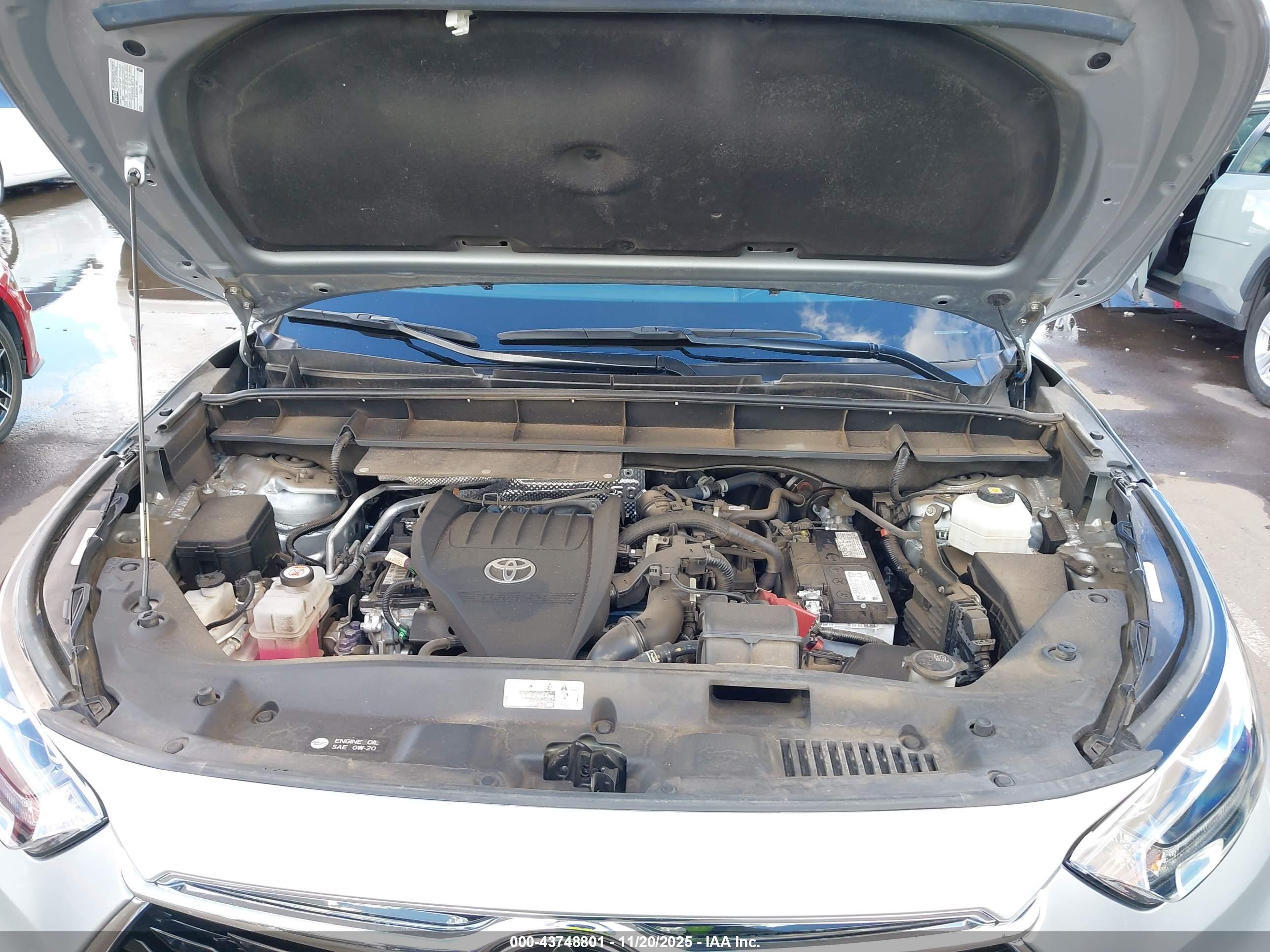 TOYOTA HIGHLANDER image 10