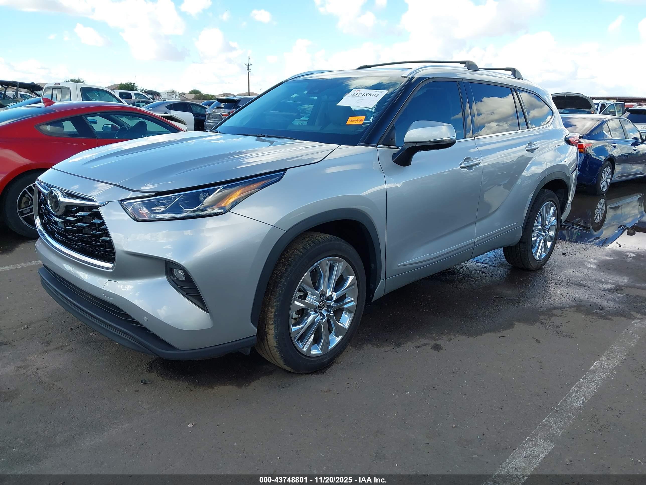TOYOTA HIGHLANDER image 2