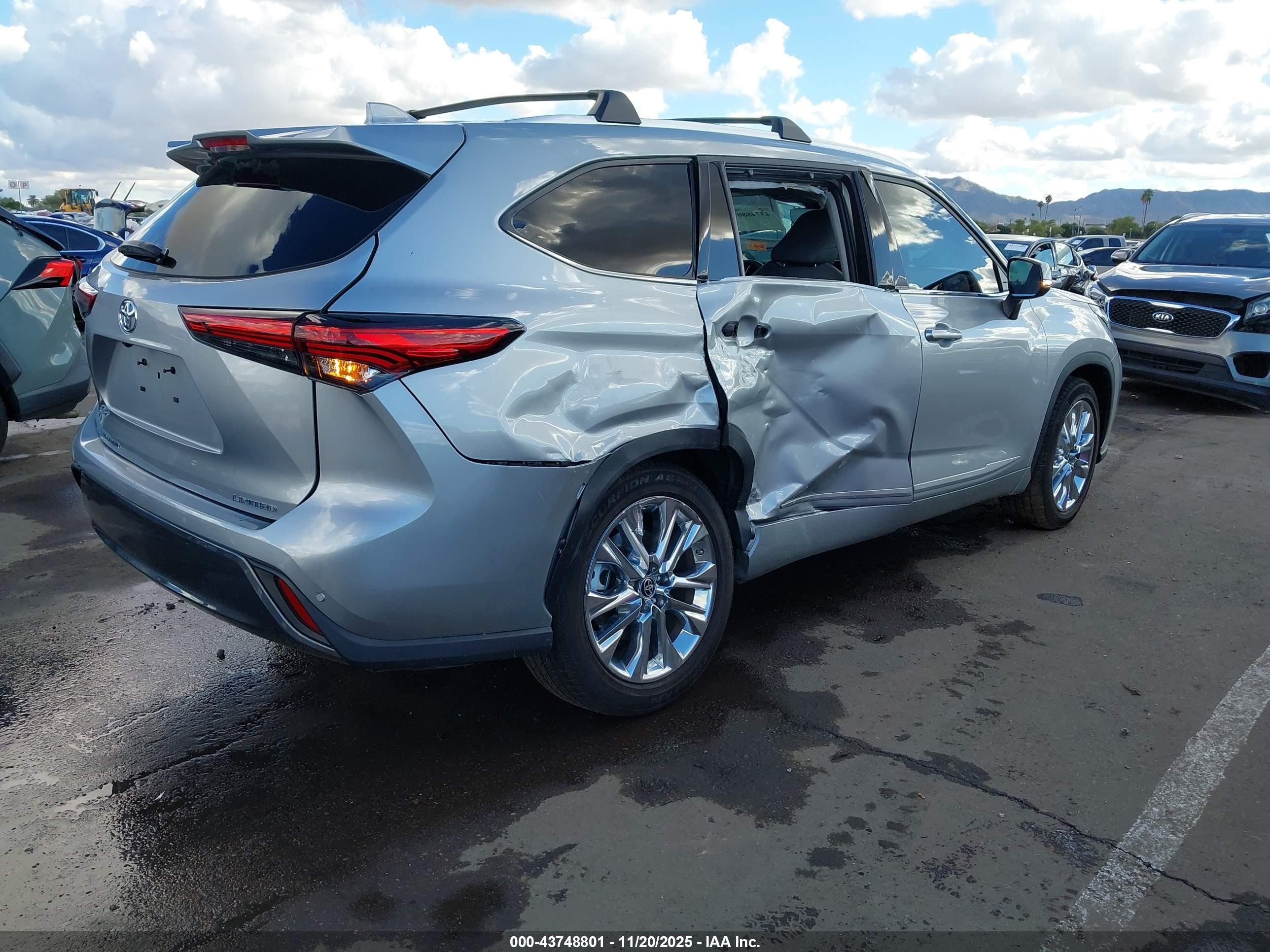 TOYOTA HIGHLANDER image 4
