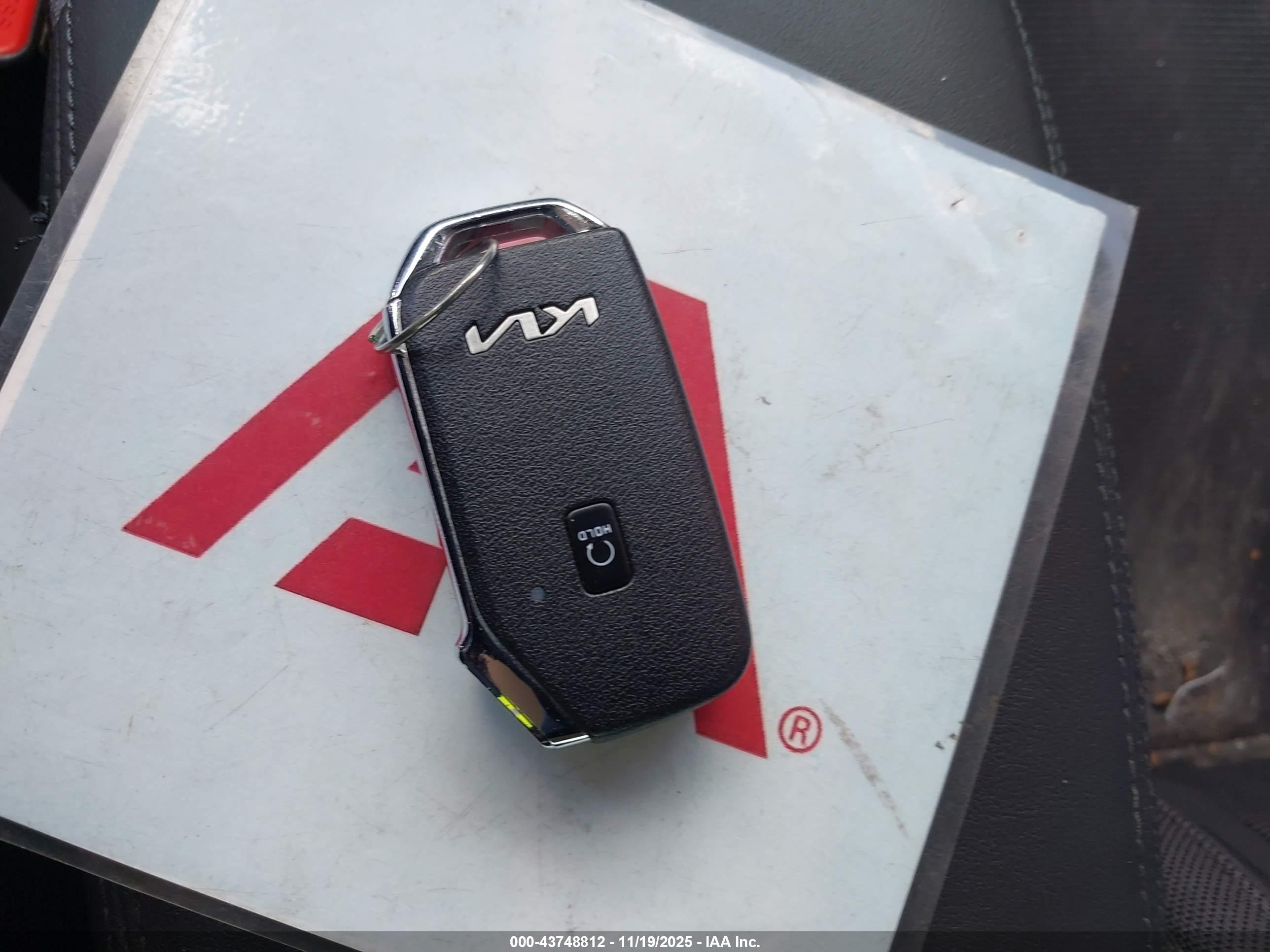 KIA K5 image 11
