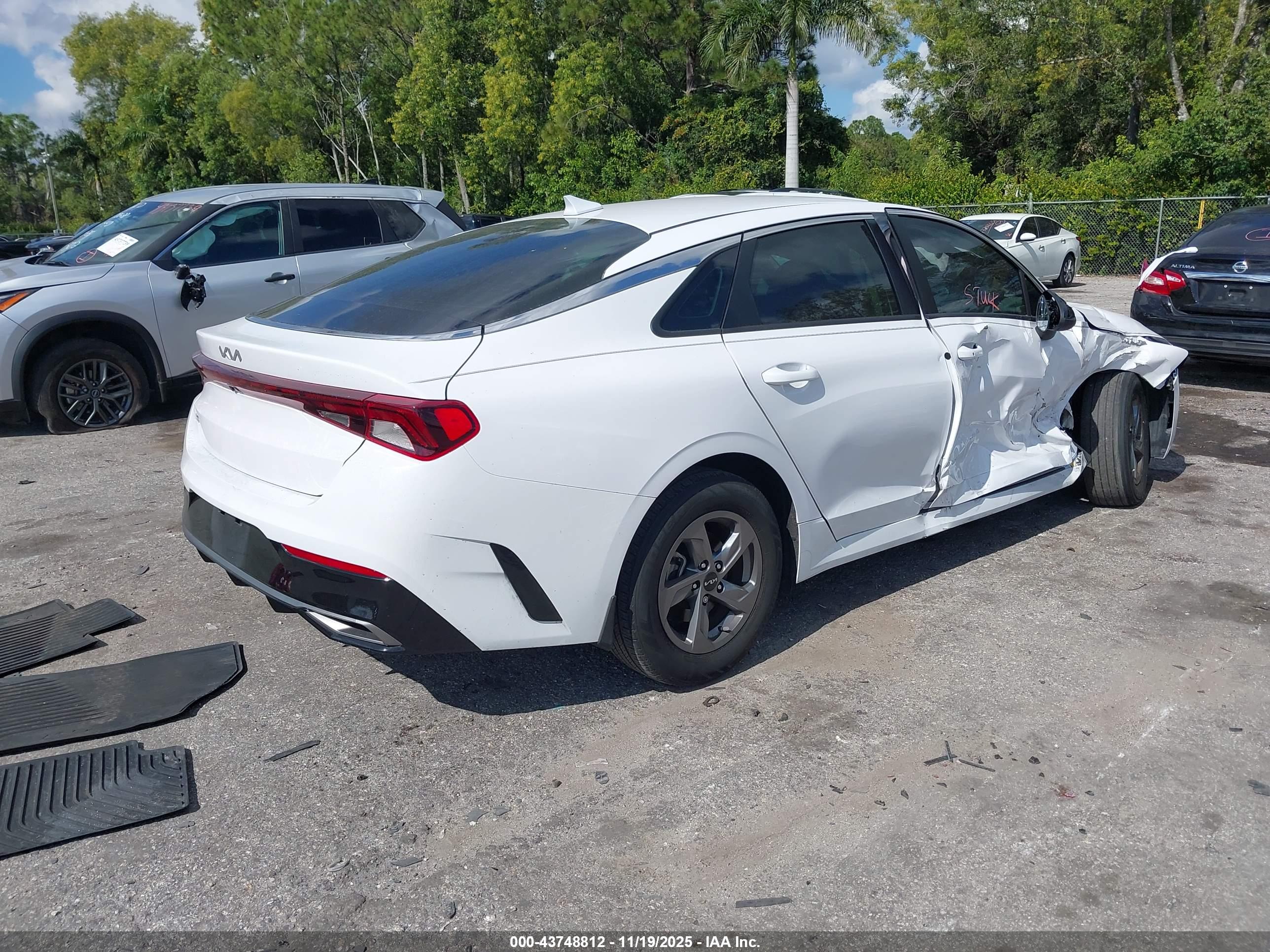 KIA K5 image 4