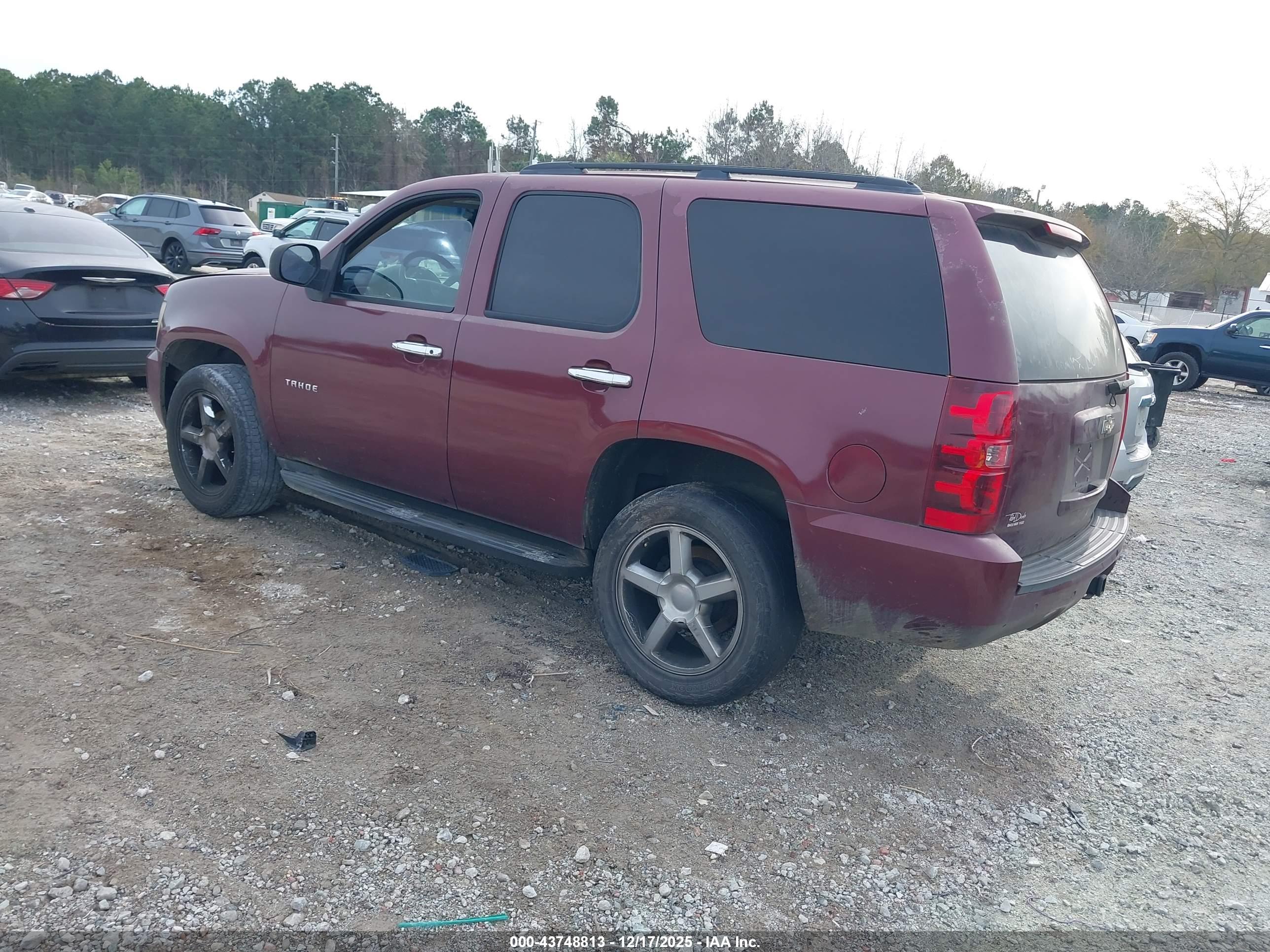 CHEVROLET TAHOE image 3