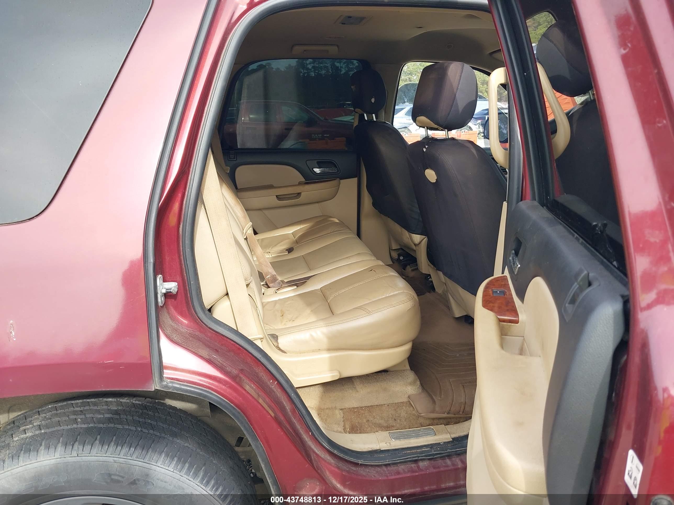CHEVROLET TAHOE image 8