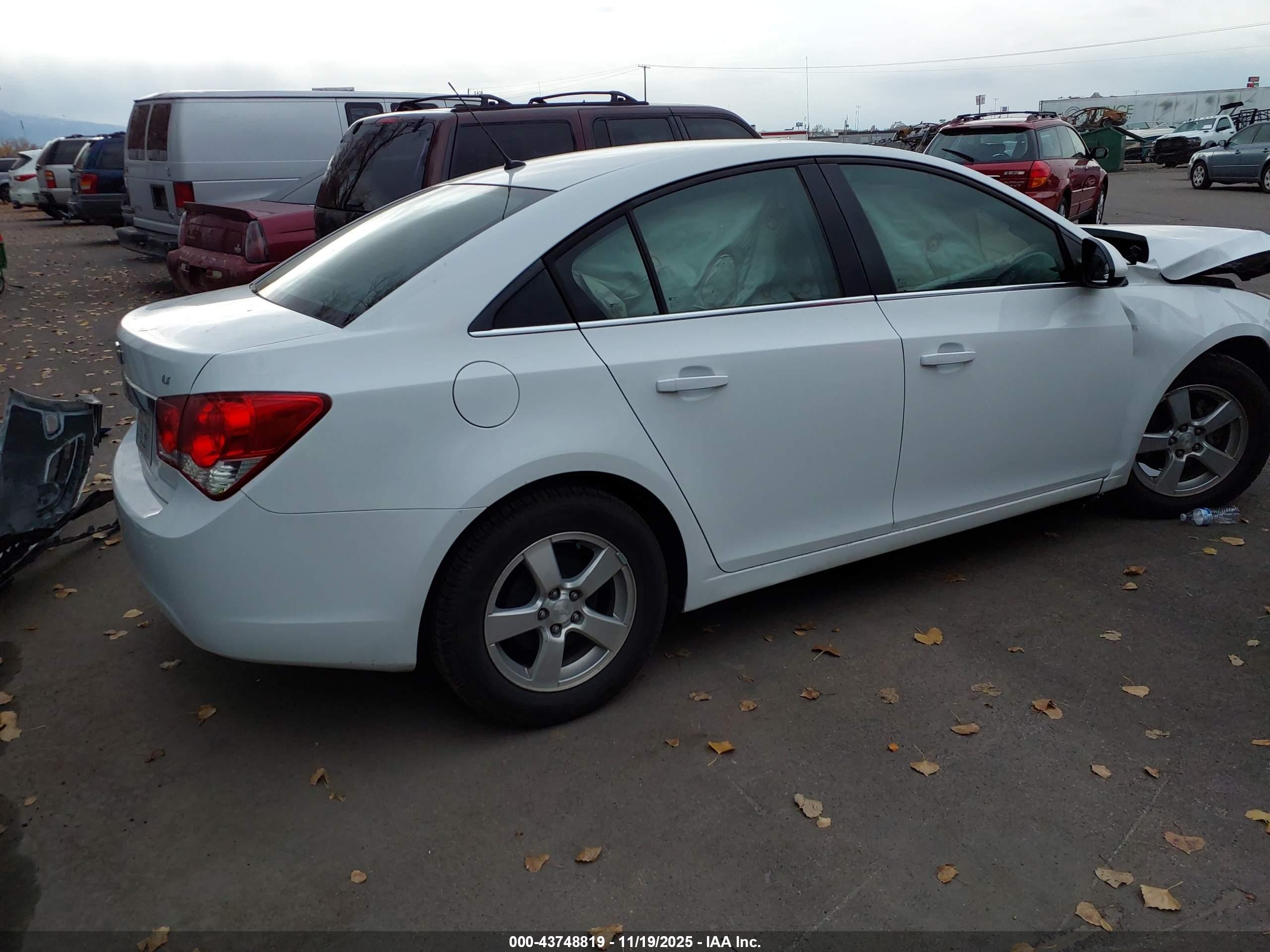 CHEVROLET CRUZE image 4