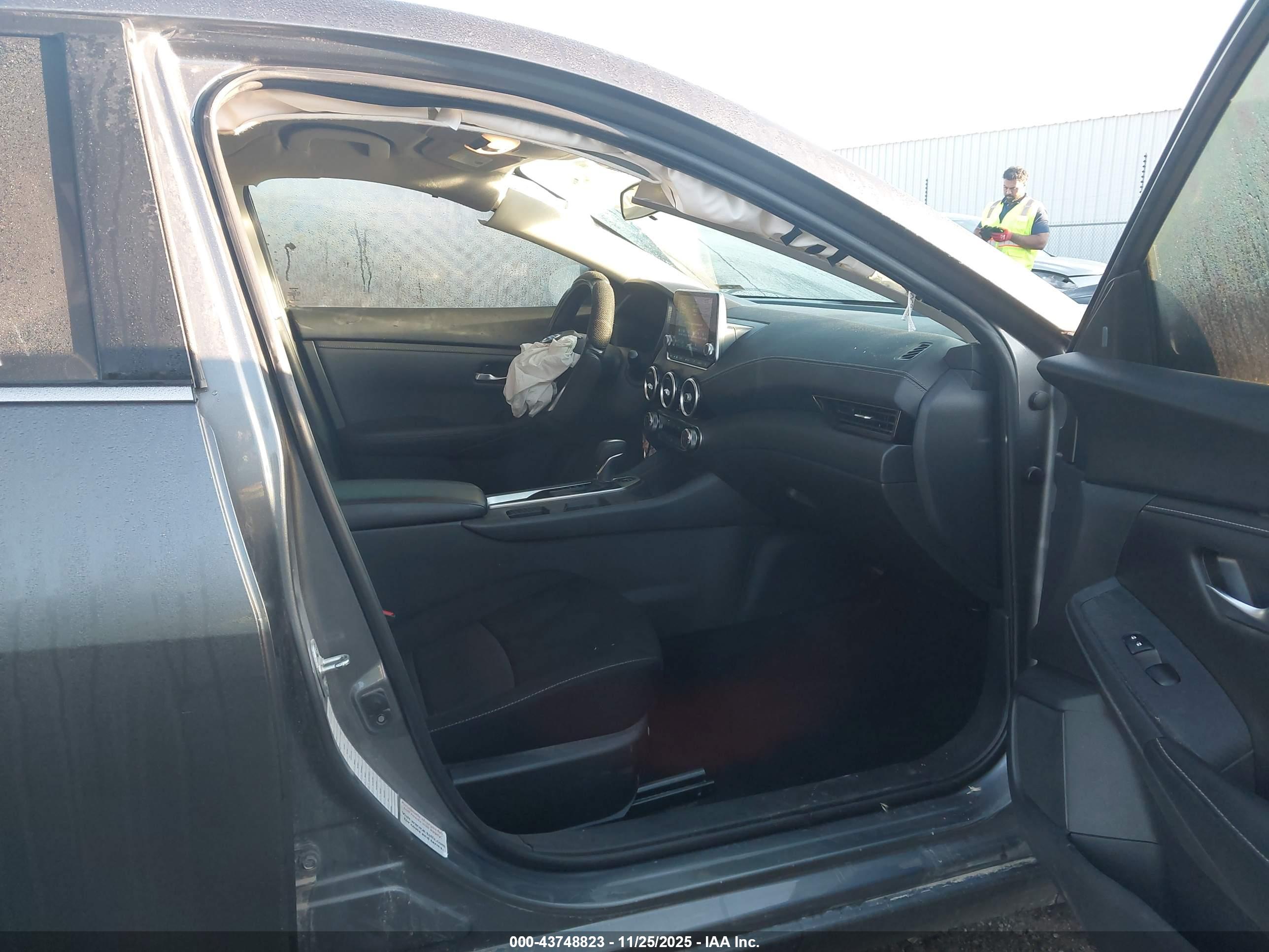 NISSAN SENTRA image 5