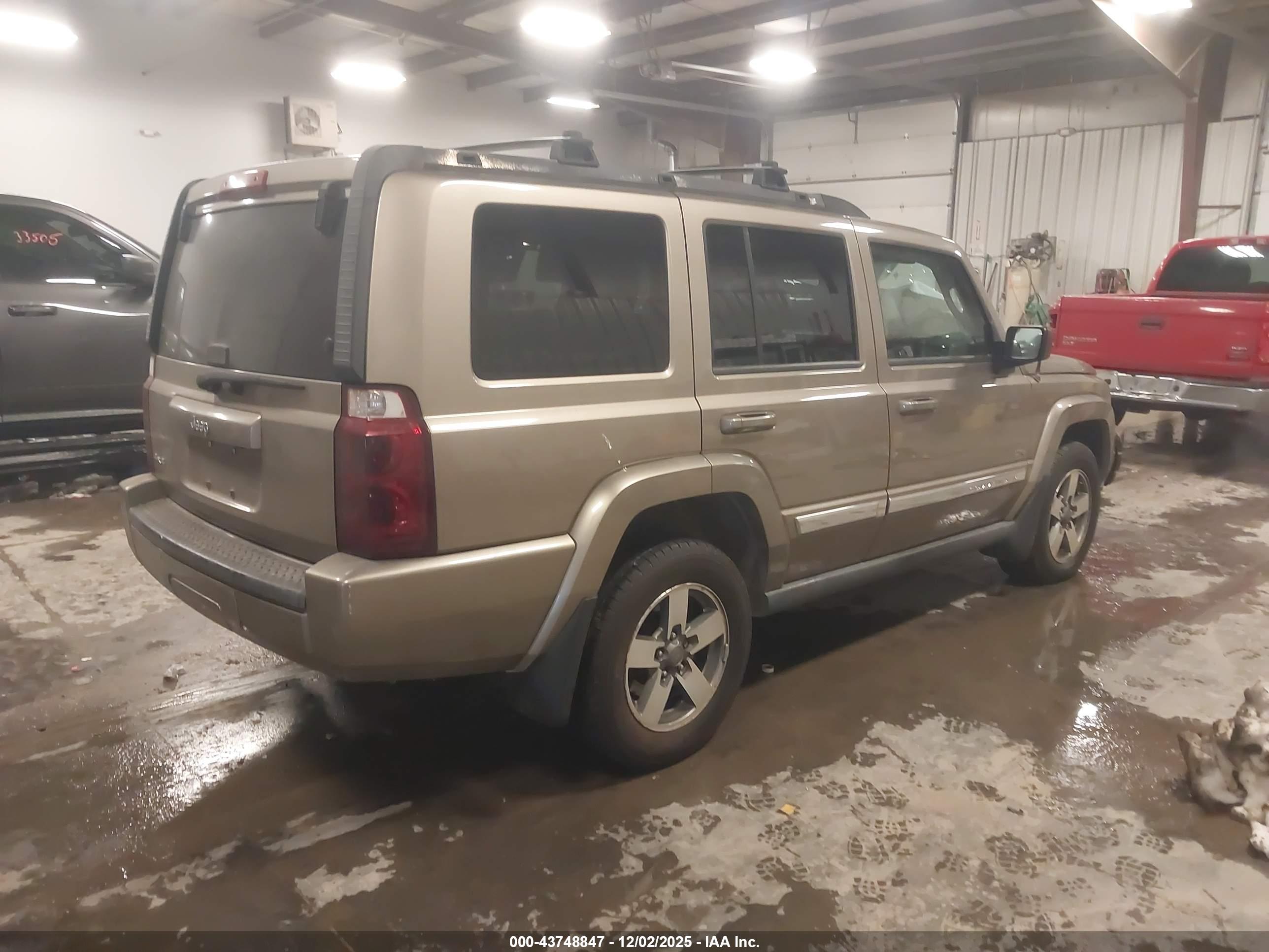 JEEP COMMANDER image 4