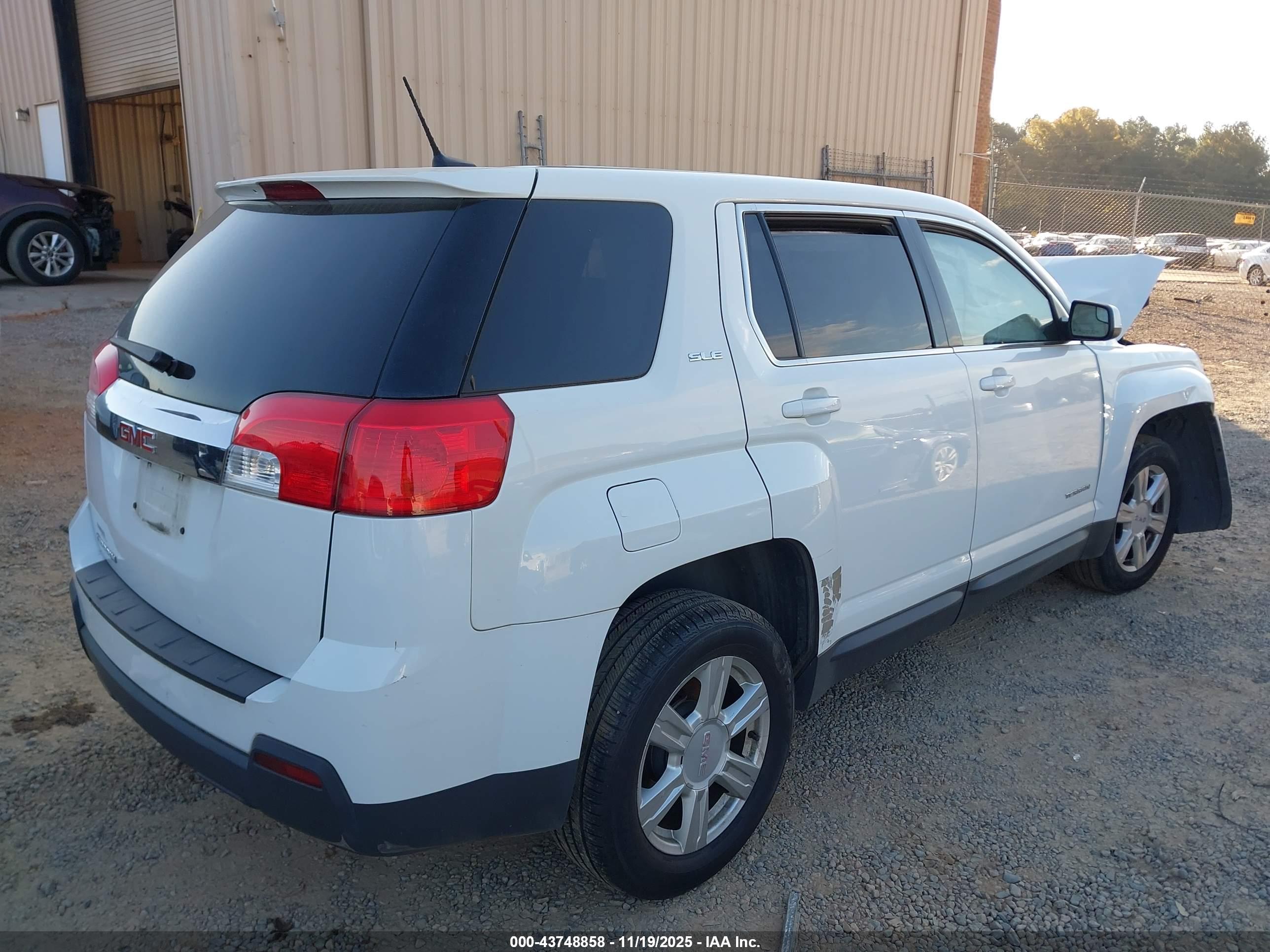 GMC TERRAIN image 4