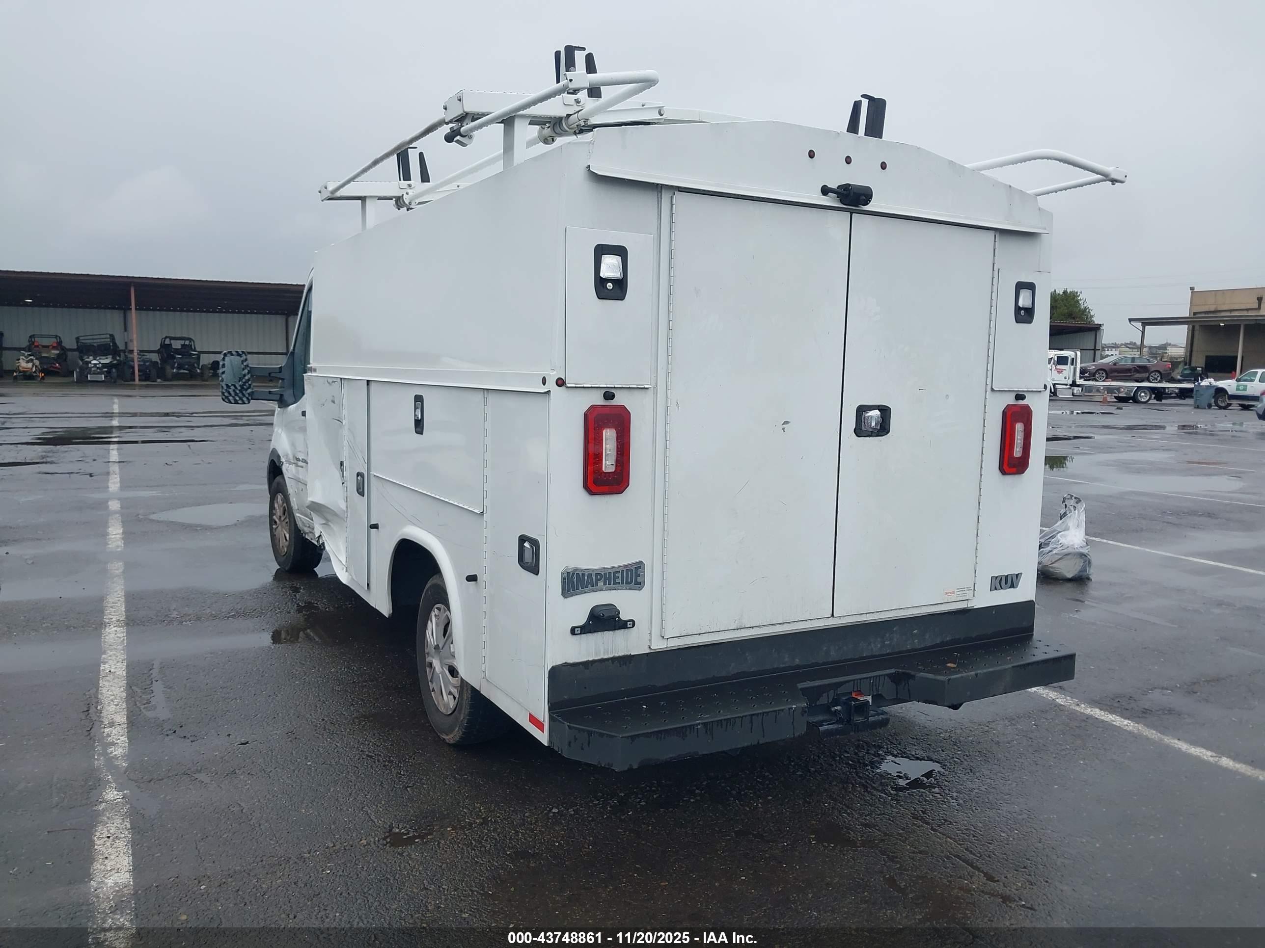 FORD TRANSIT-350 image 3