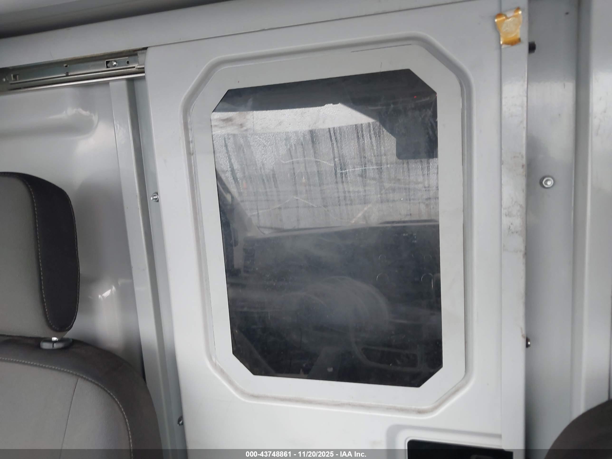 FORD TRANSIT-350 image 7
