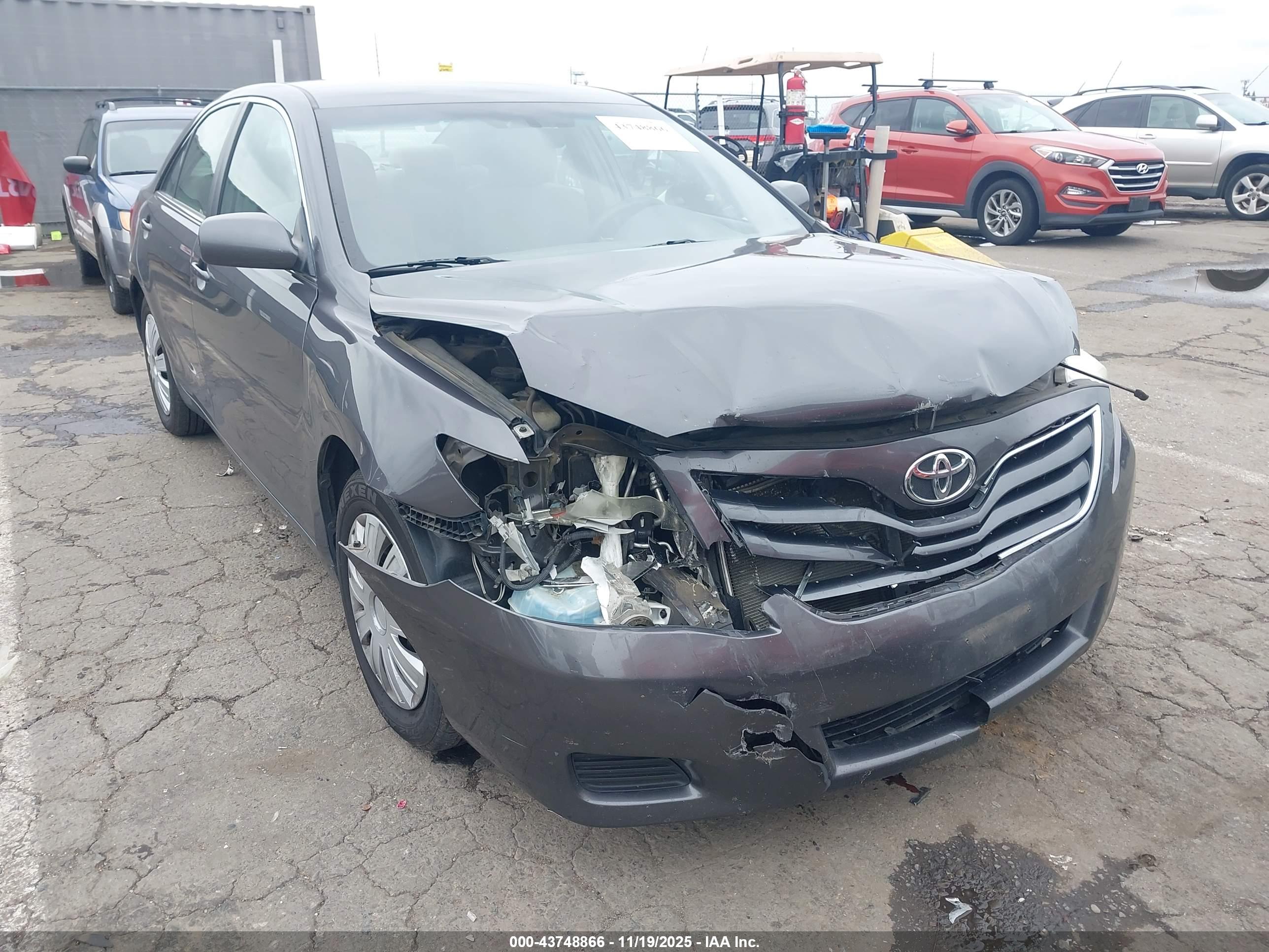 TOYOTA CAMRY image 6