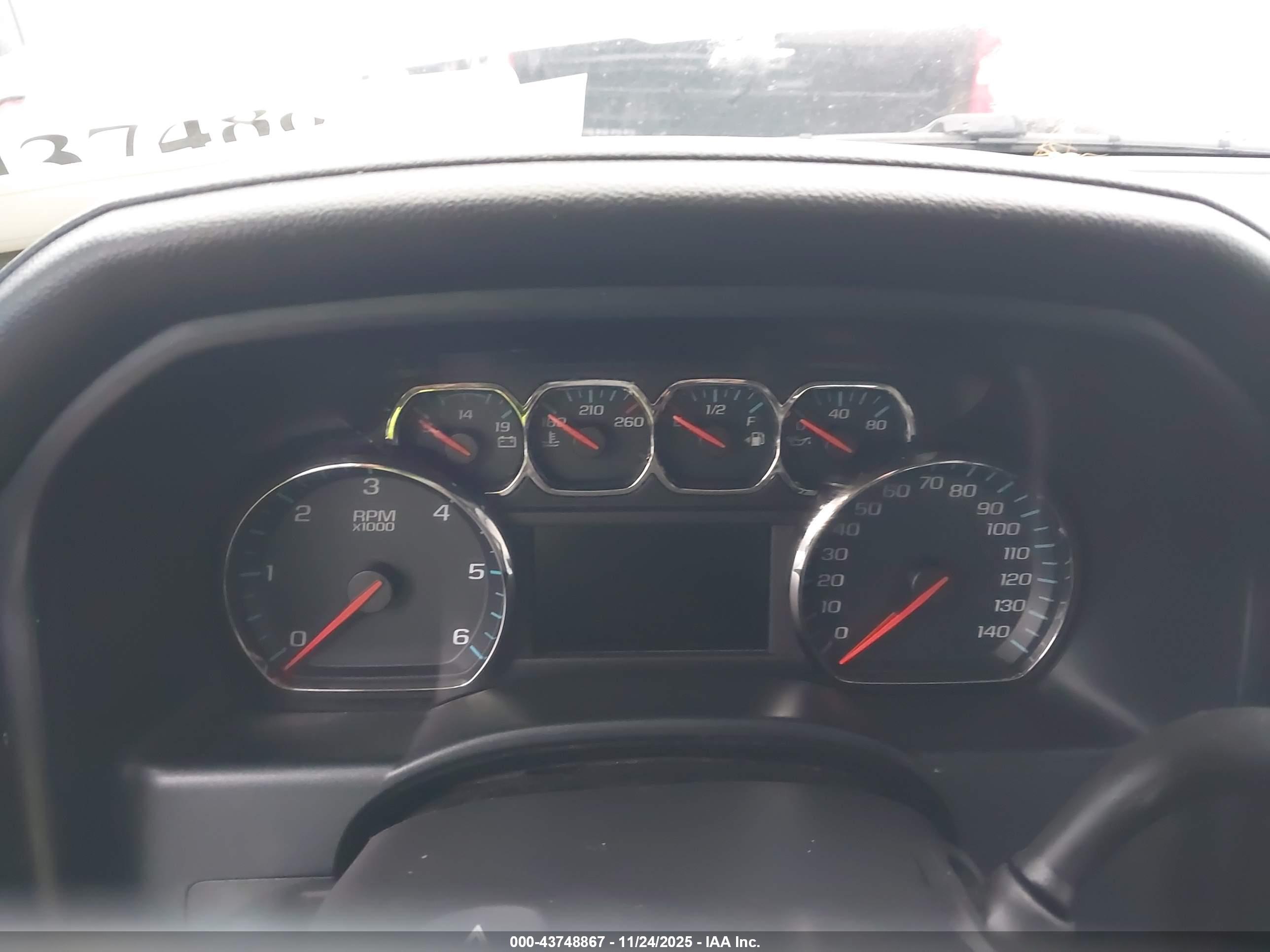 CHEVROLET SILVERADO image 7