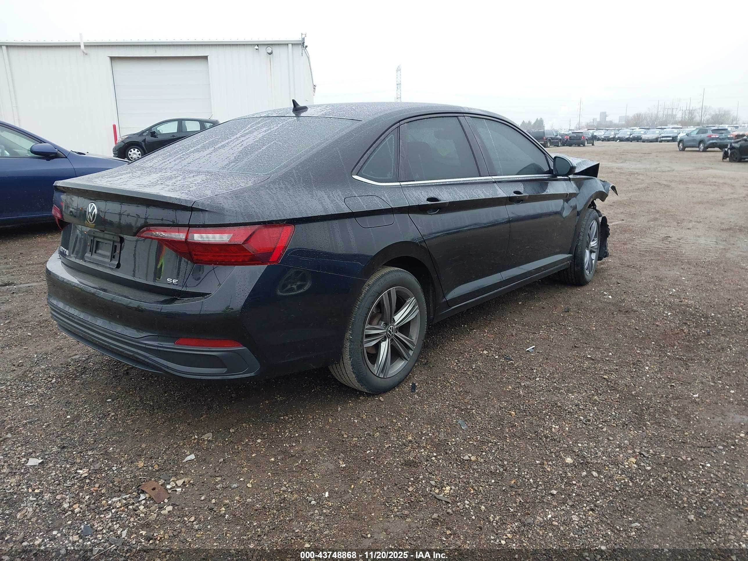 VOLKSWAGEN JETTA image 4