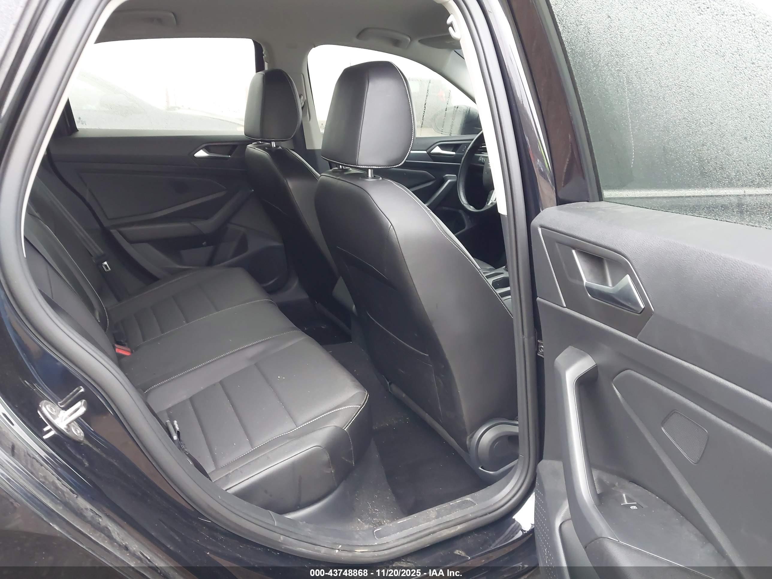 VOLKSWAGEN JETTA image 8