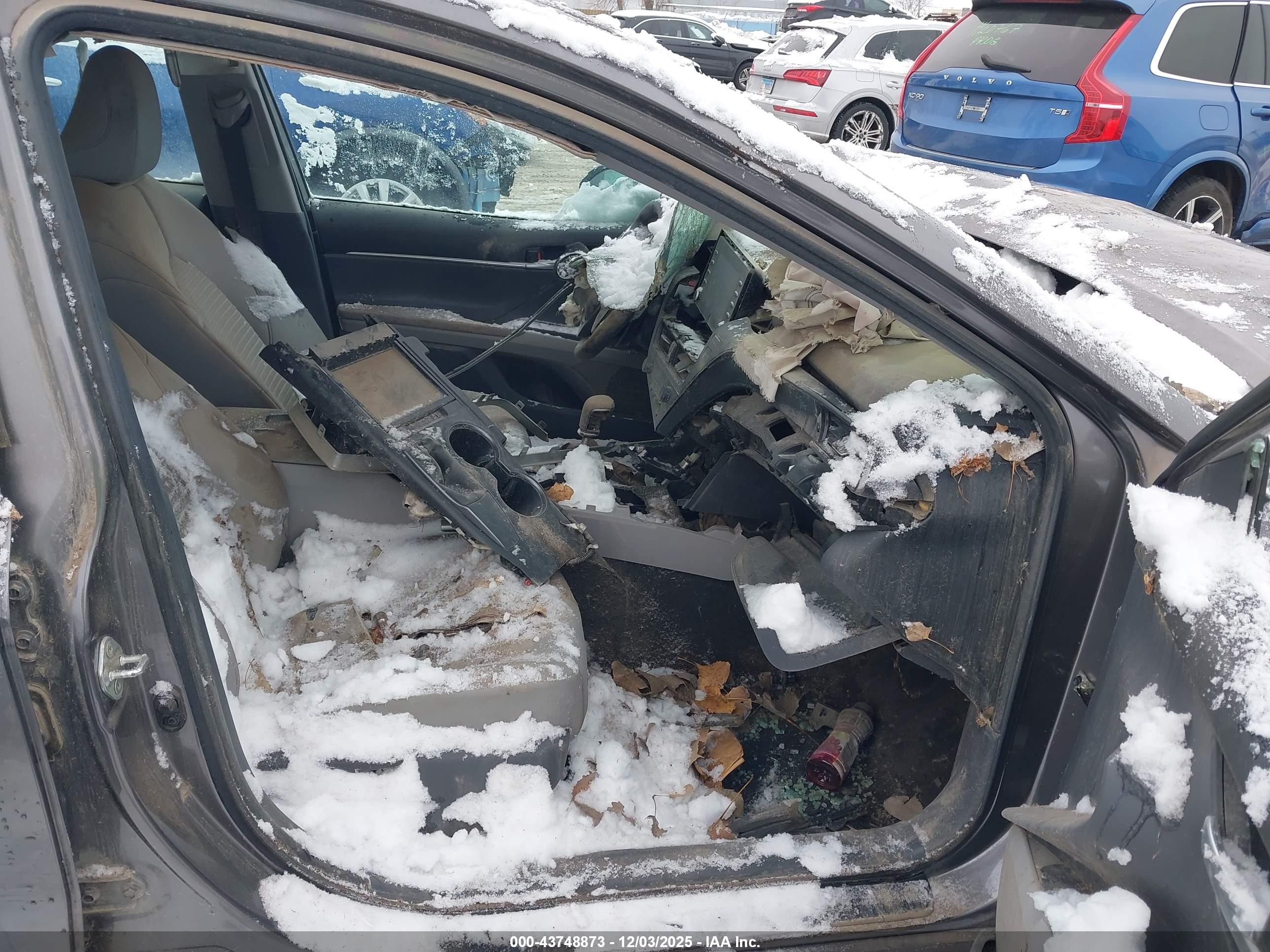 TOYOTA CAMRY image 5