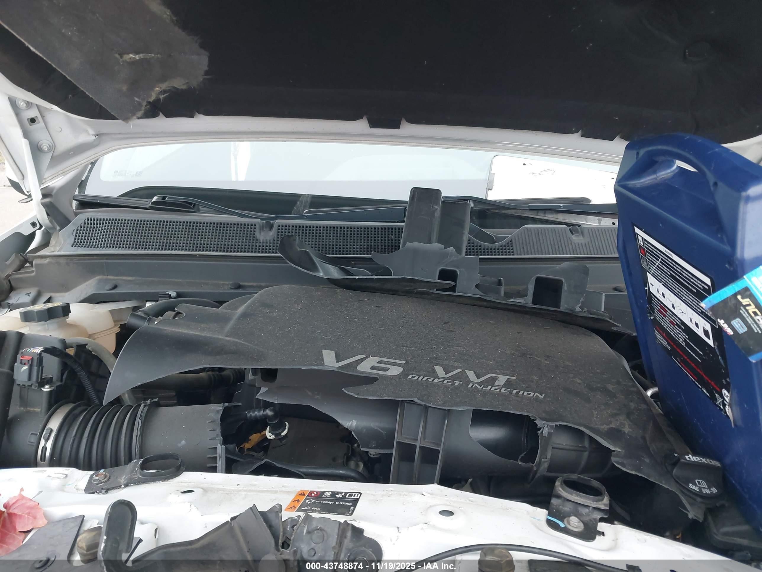 CHEVROLET COLORADO image 10