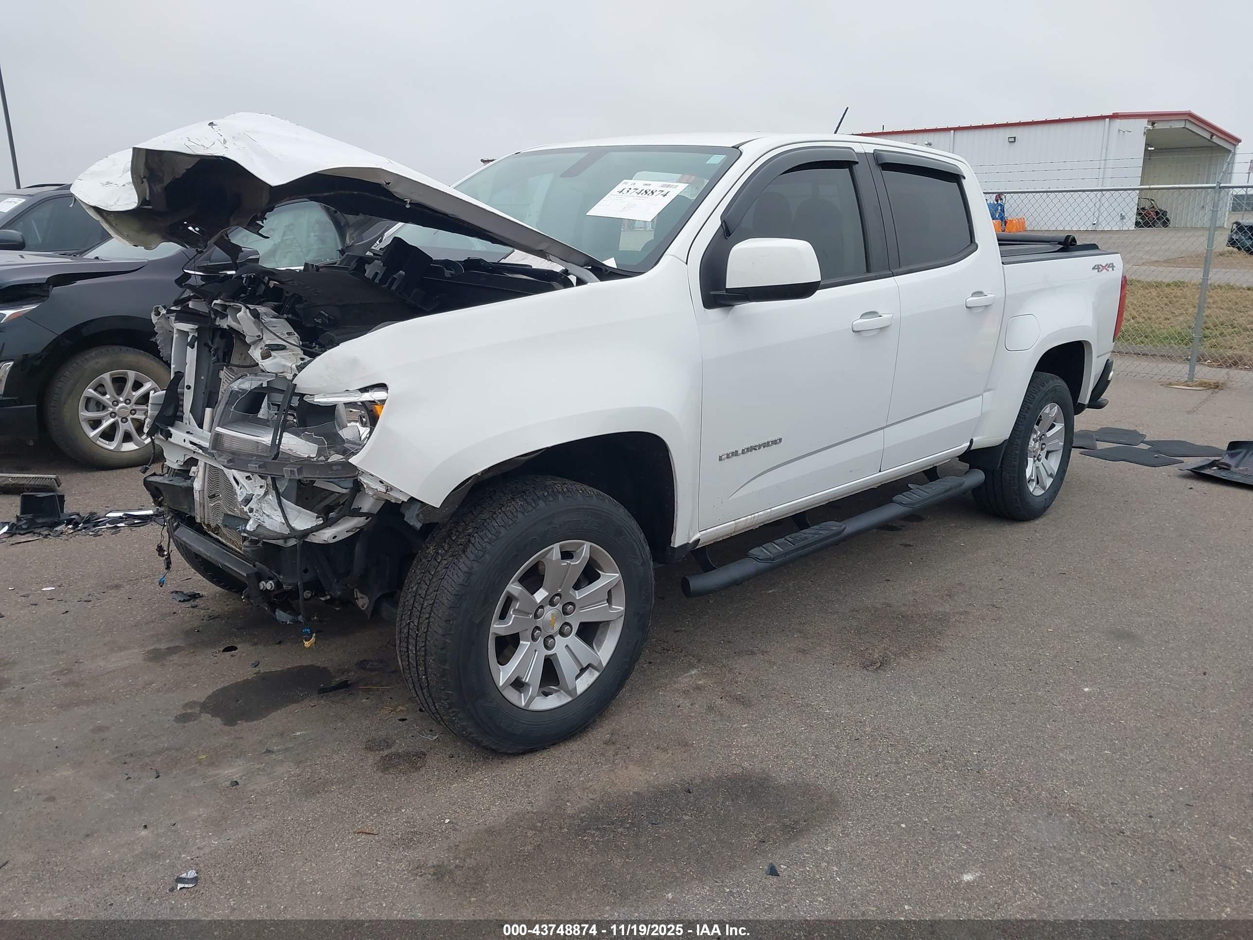 CHEVROLET COLORADO image 2