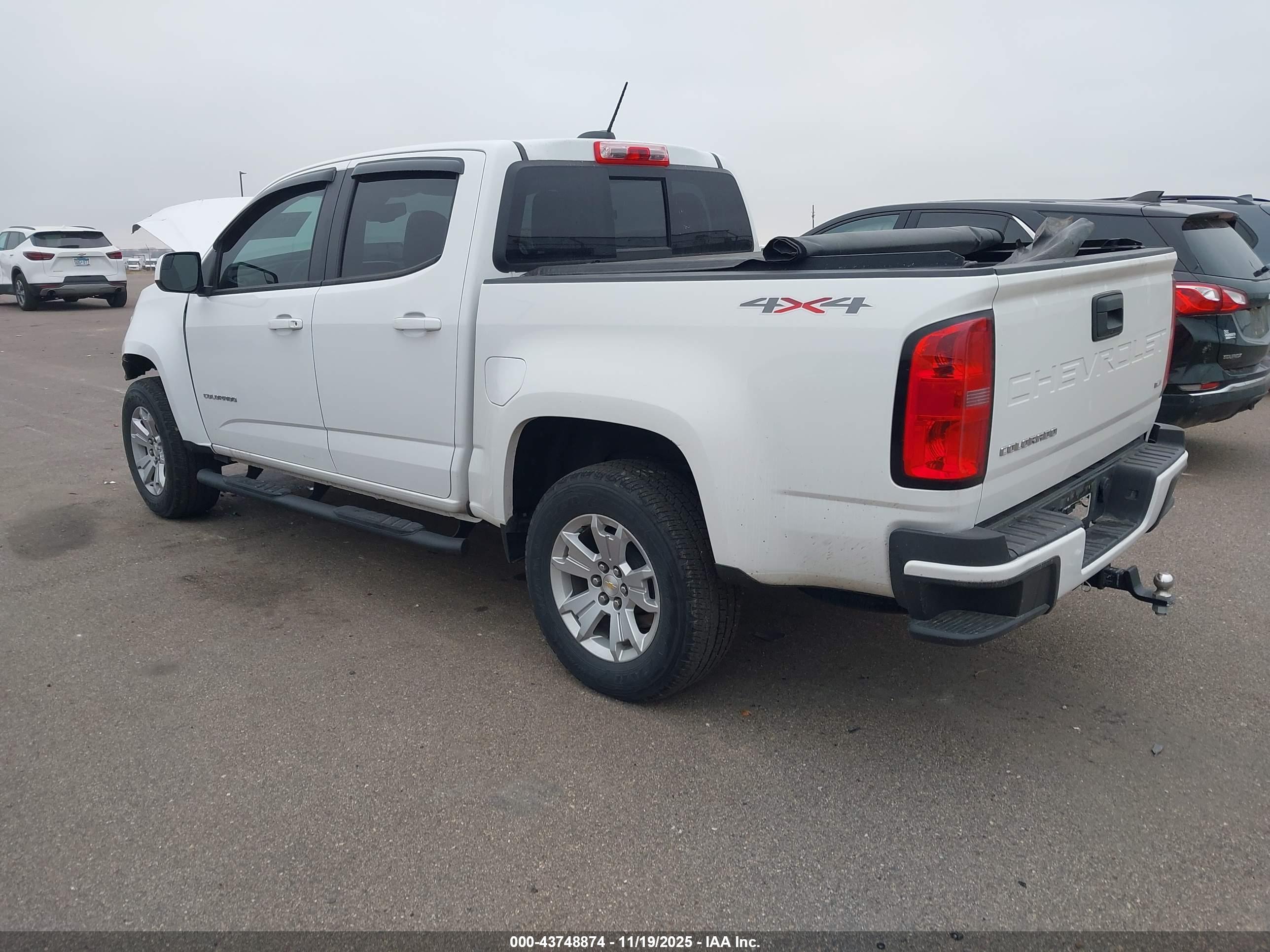 CHEVROLET COLORADO image 3