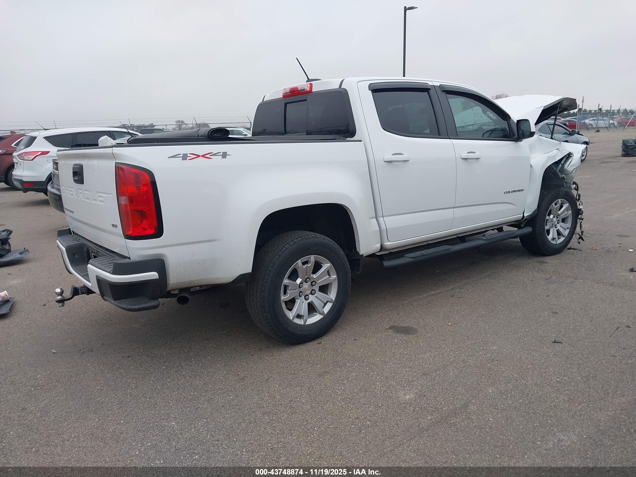 CHEVROLET COLORADO image 4