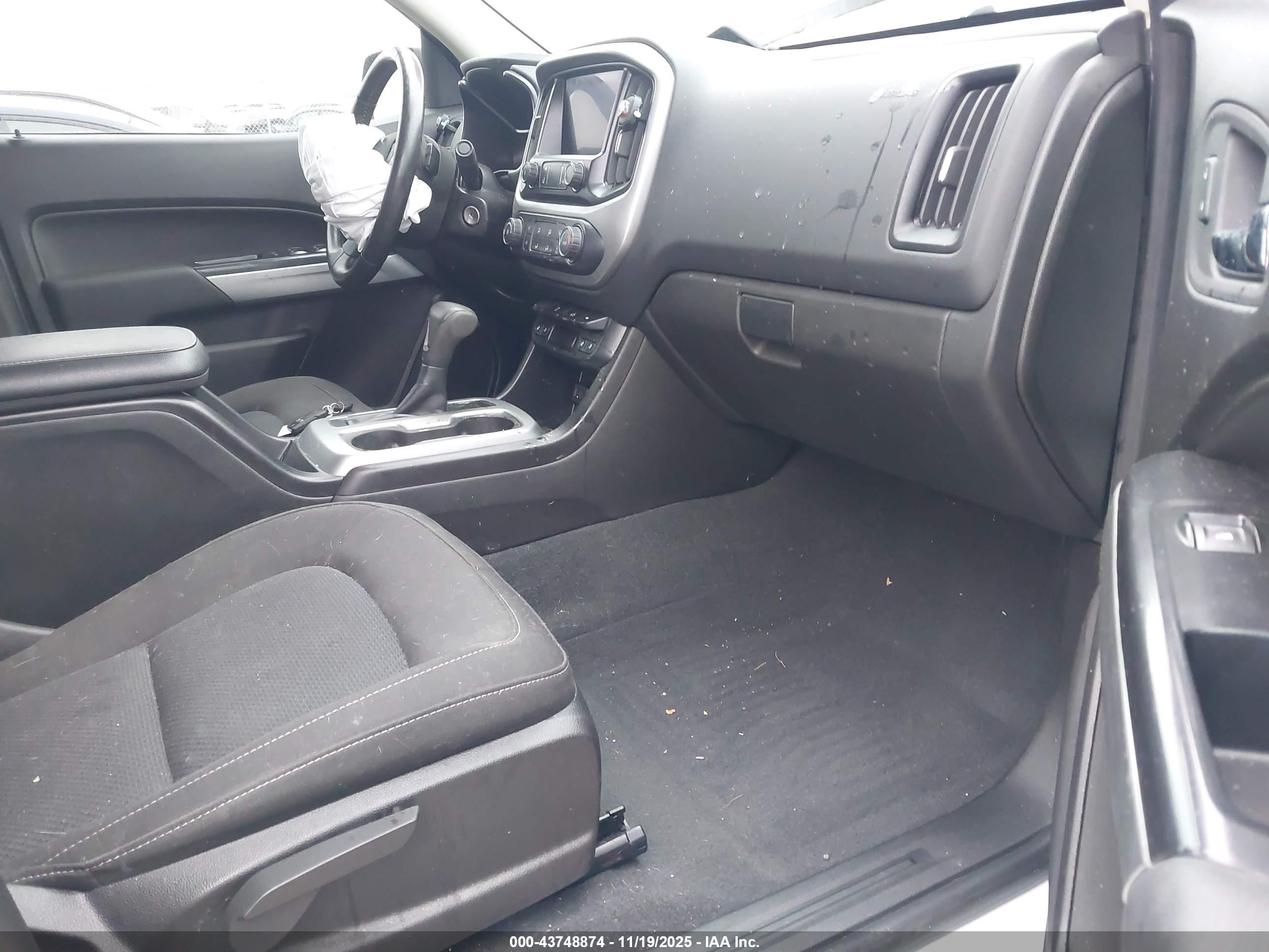 CHEVROLET COLORADO image 5