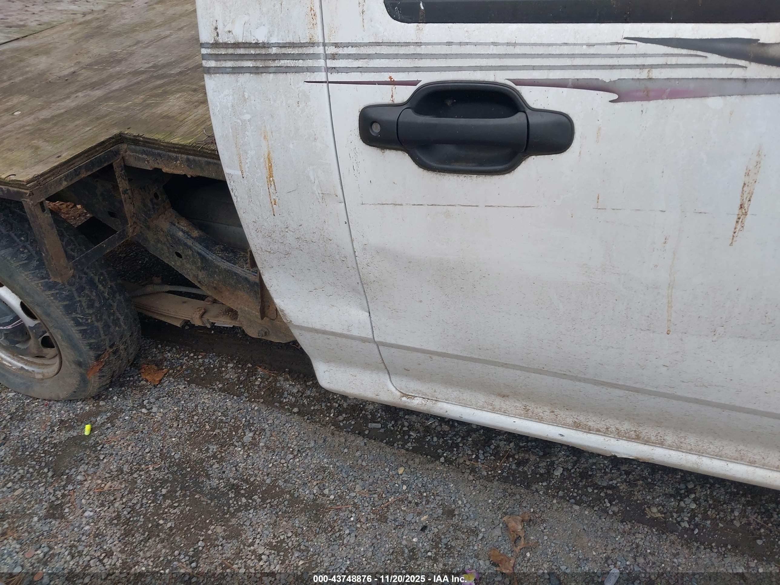 CHEVROLET COLORADO image 6