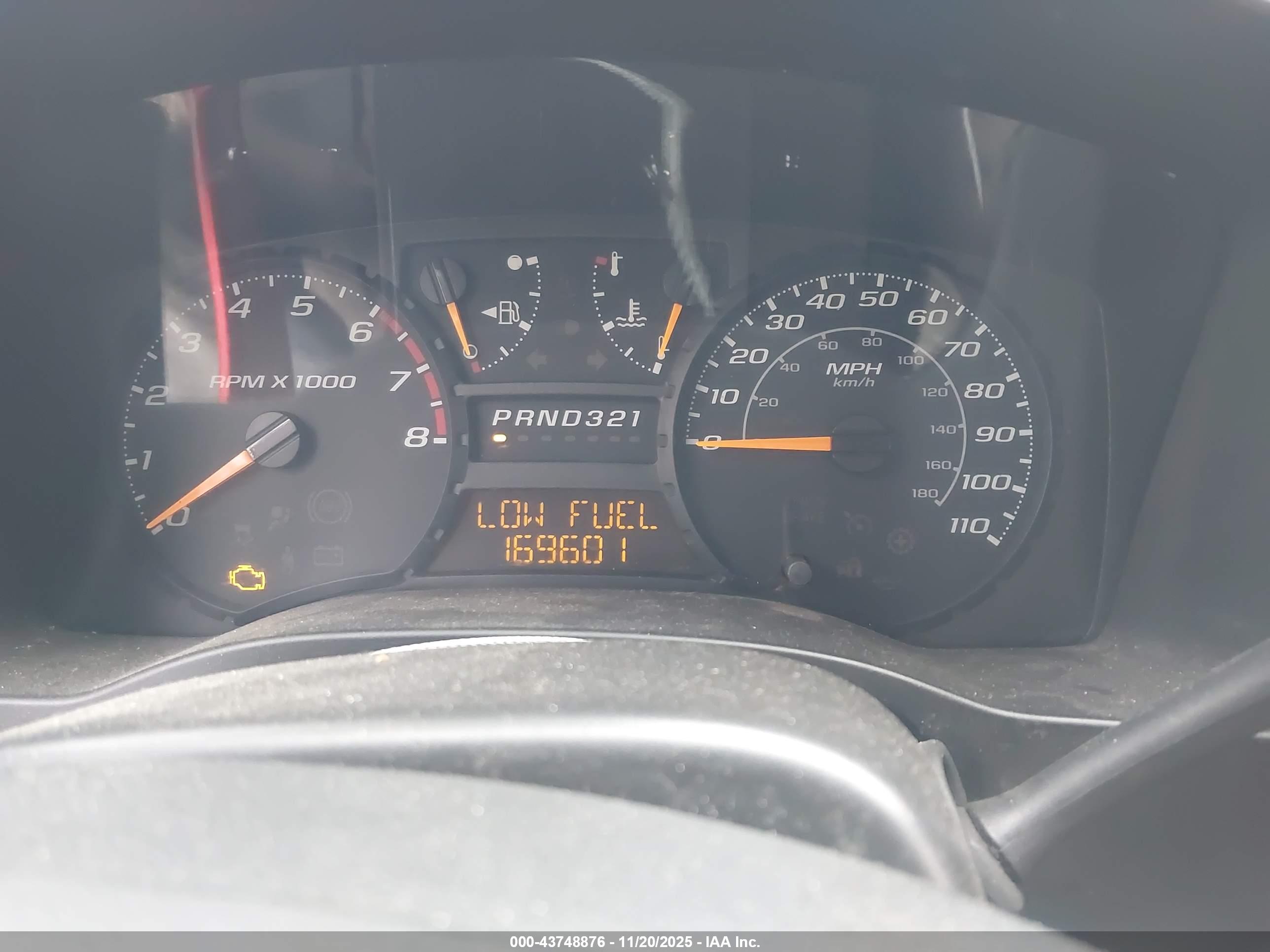 CHEVROLET COLORADO image 7