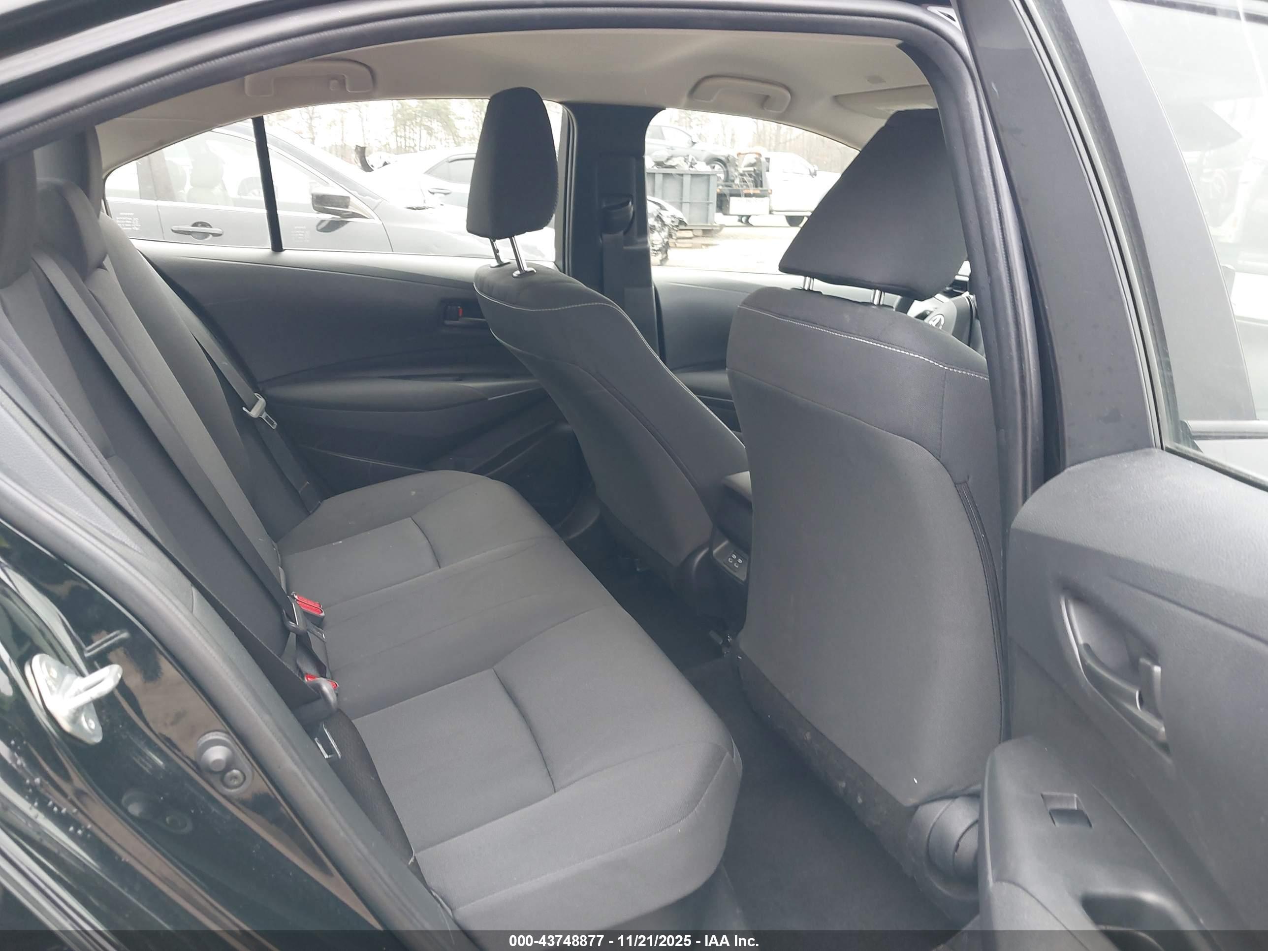 TOYOTA COROLLA image 8
