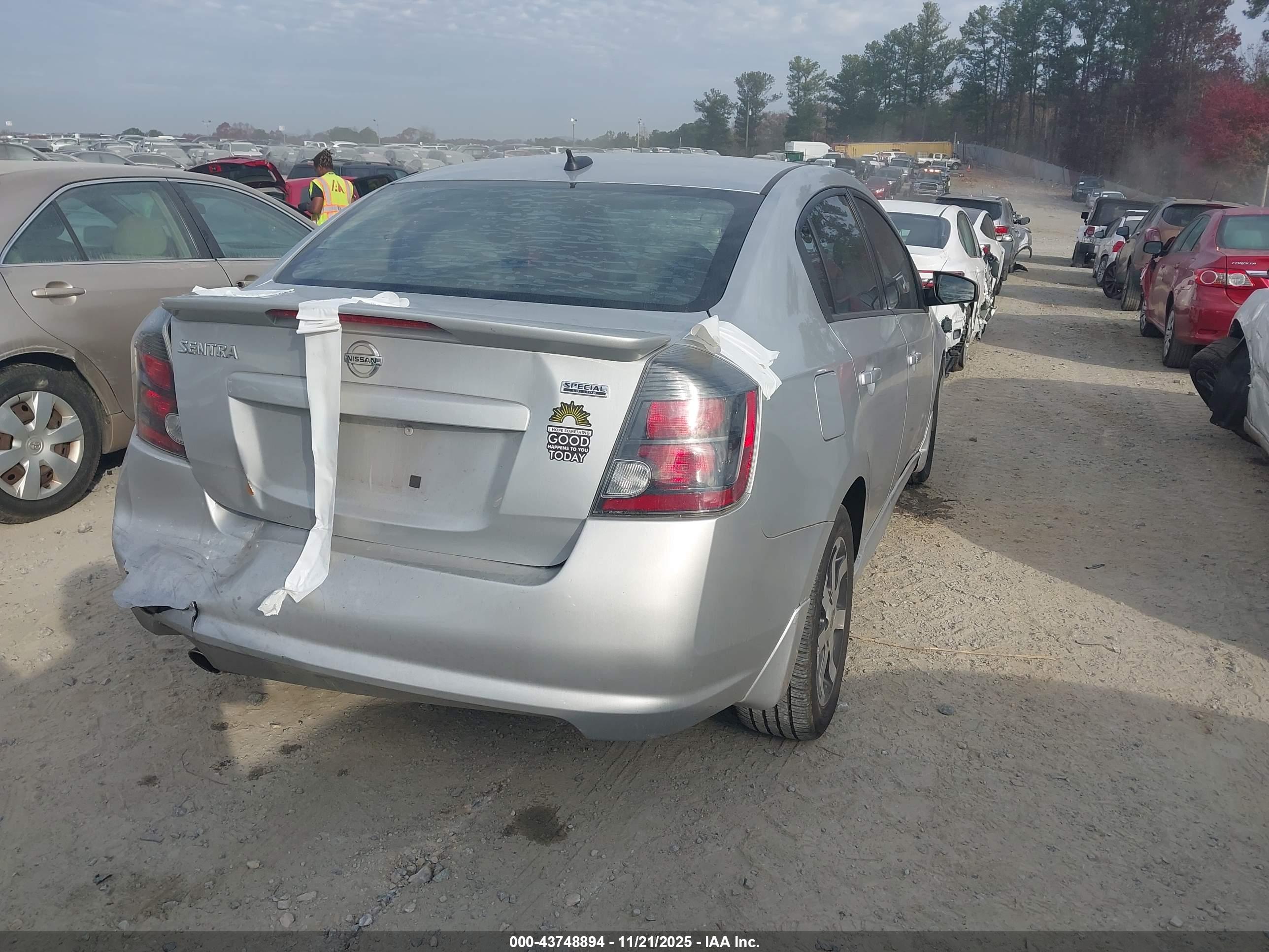 NISSAN SENTRA image 4