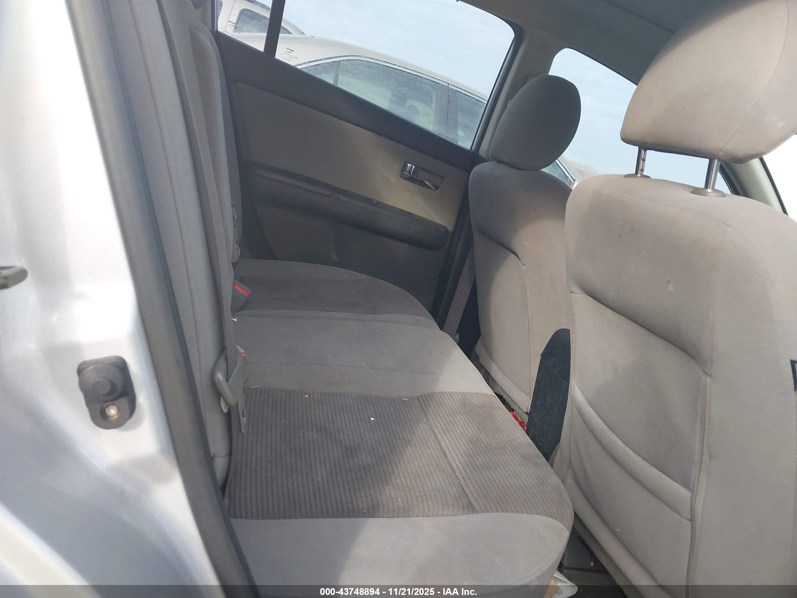 NISSAN SENTRA image 8