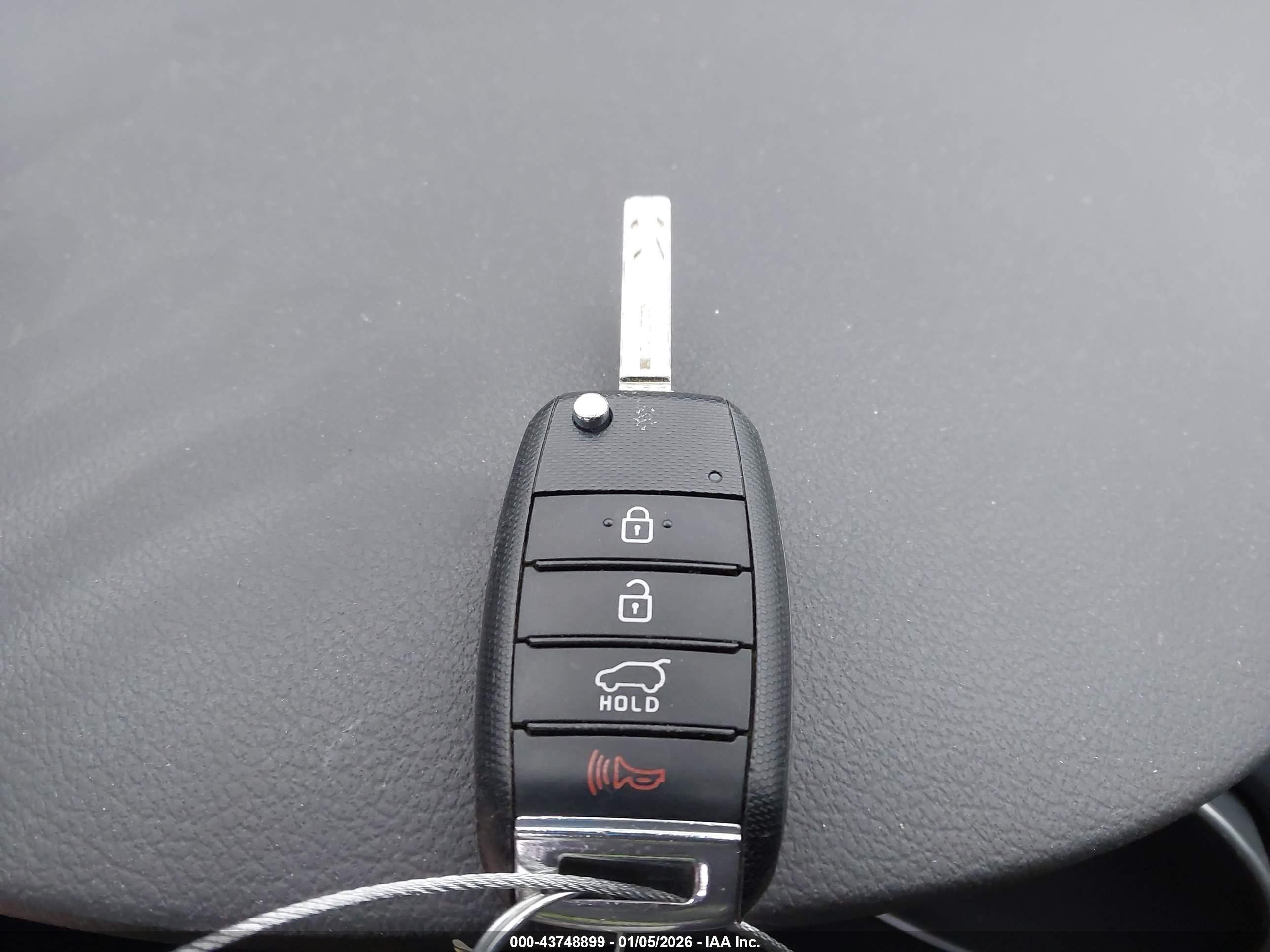 KIA SEDONA image 11