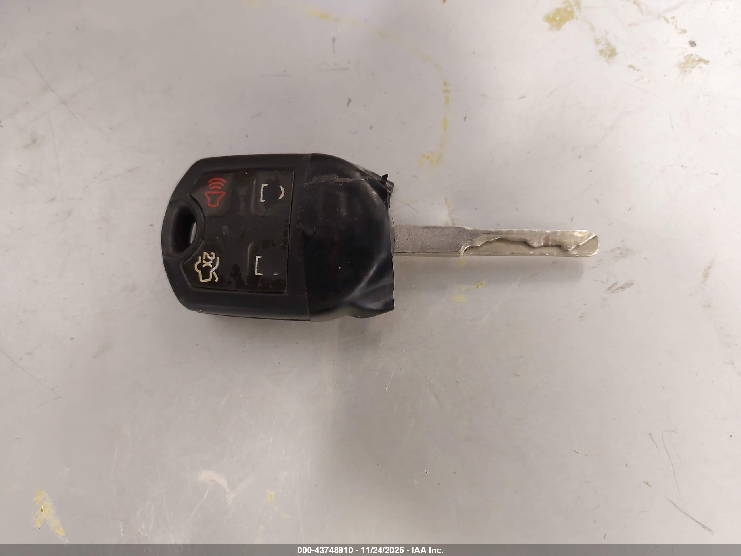 FORD FIESTA image 11
