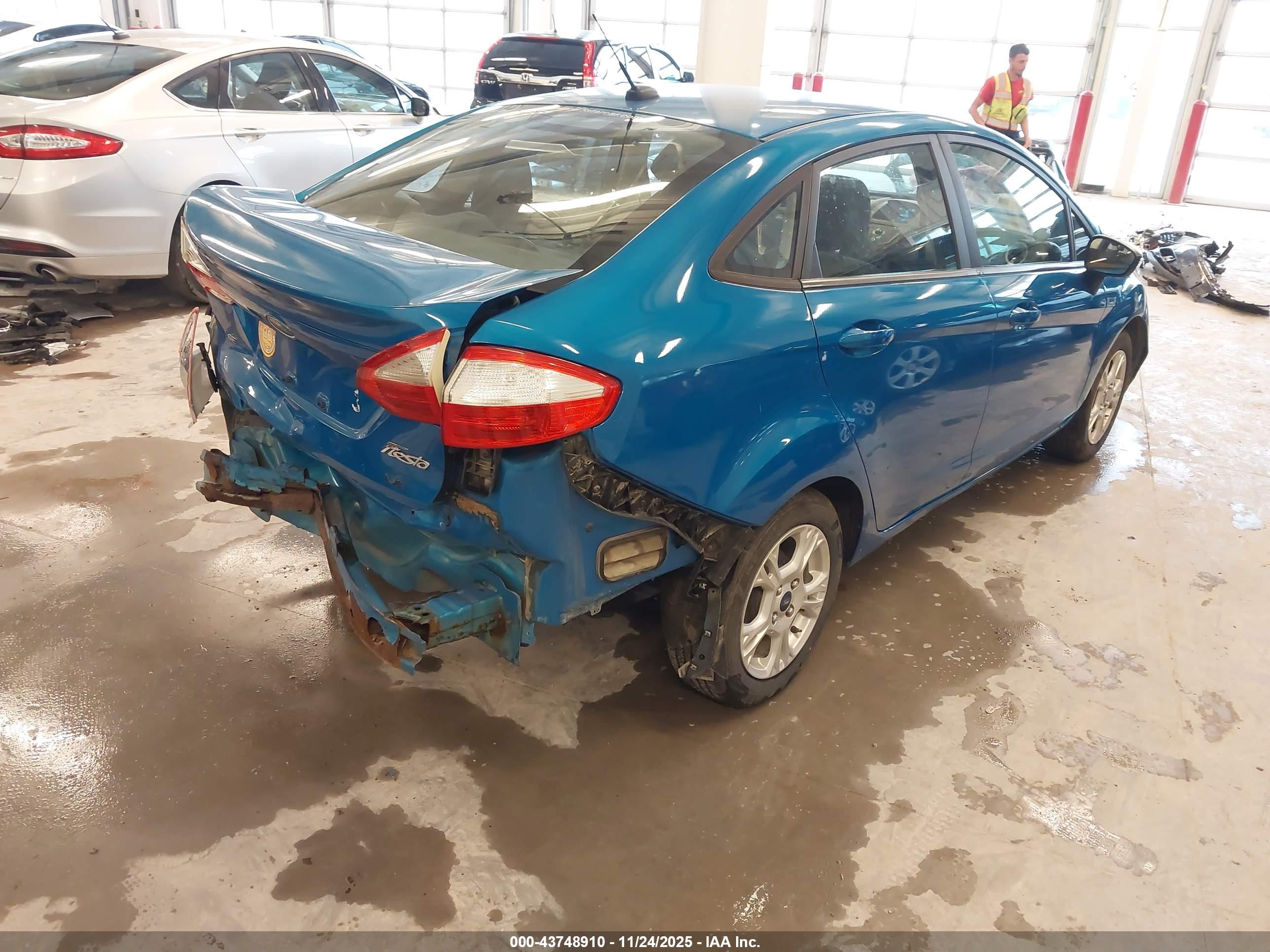 FORD FIESTA image 4