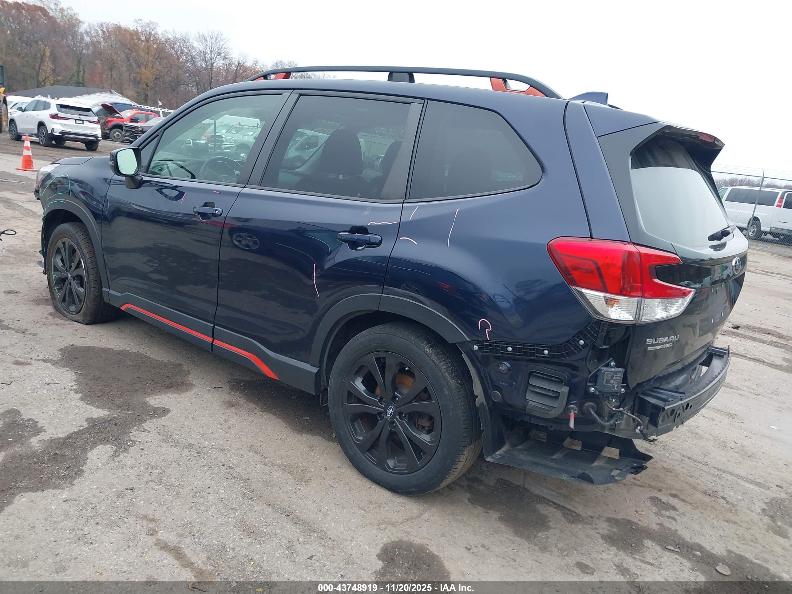 SUBARU FORESTER image 3