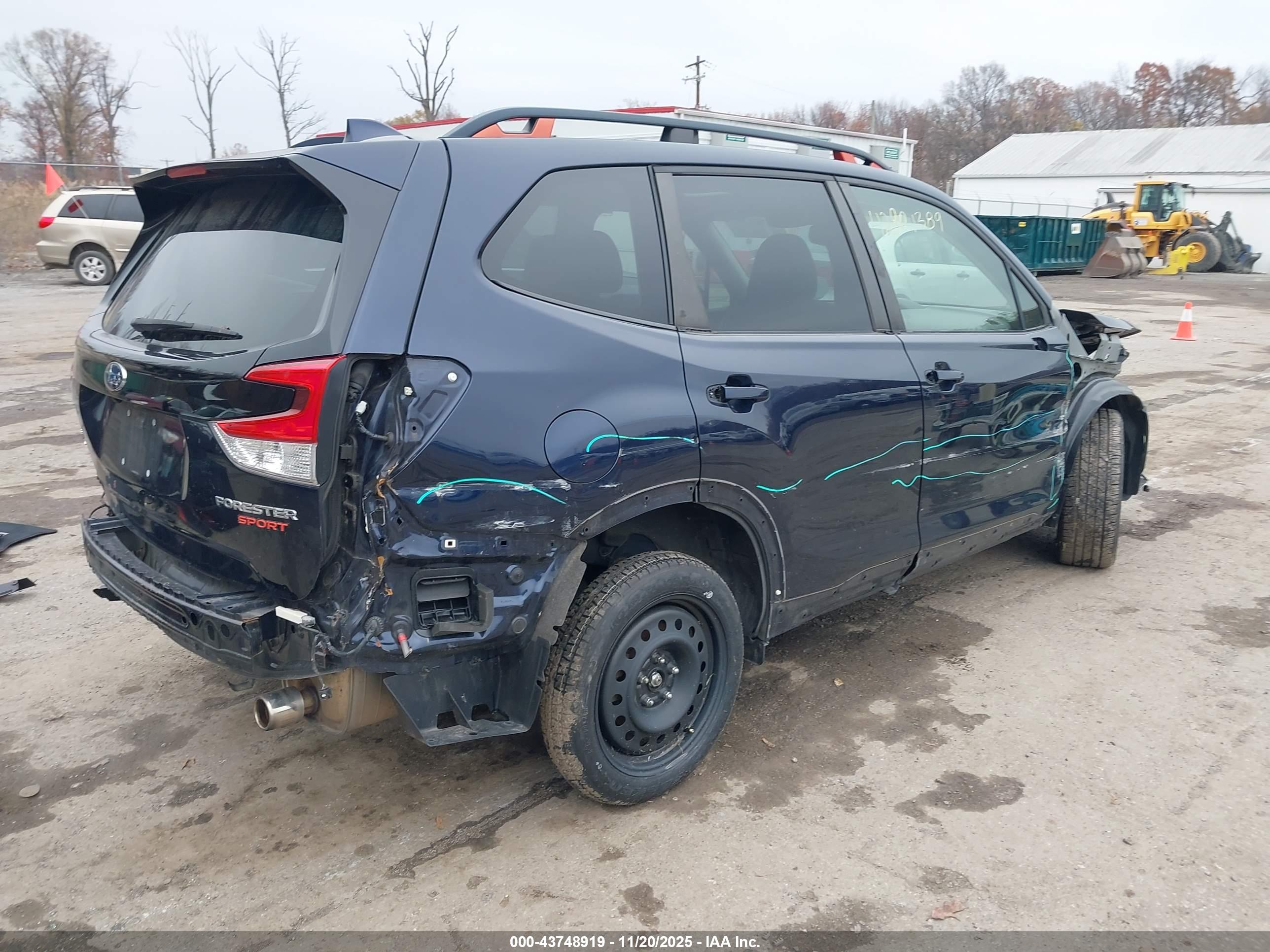 SUBARU FORESTER image 4