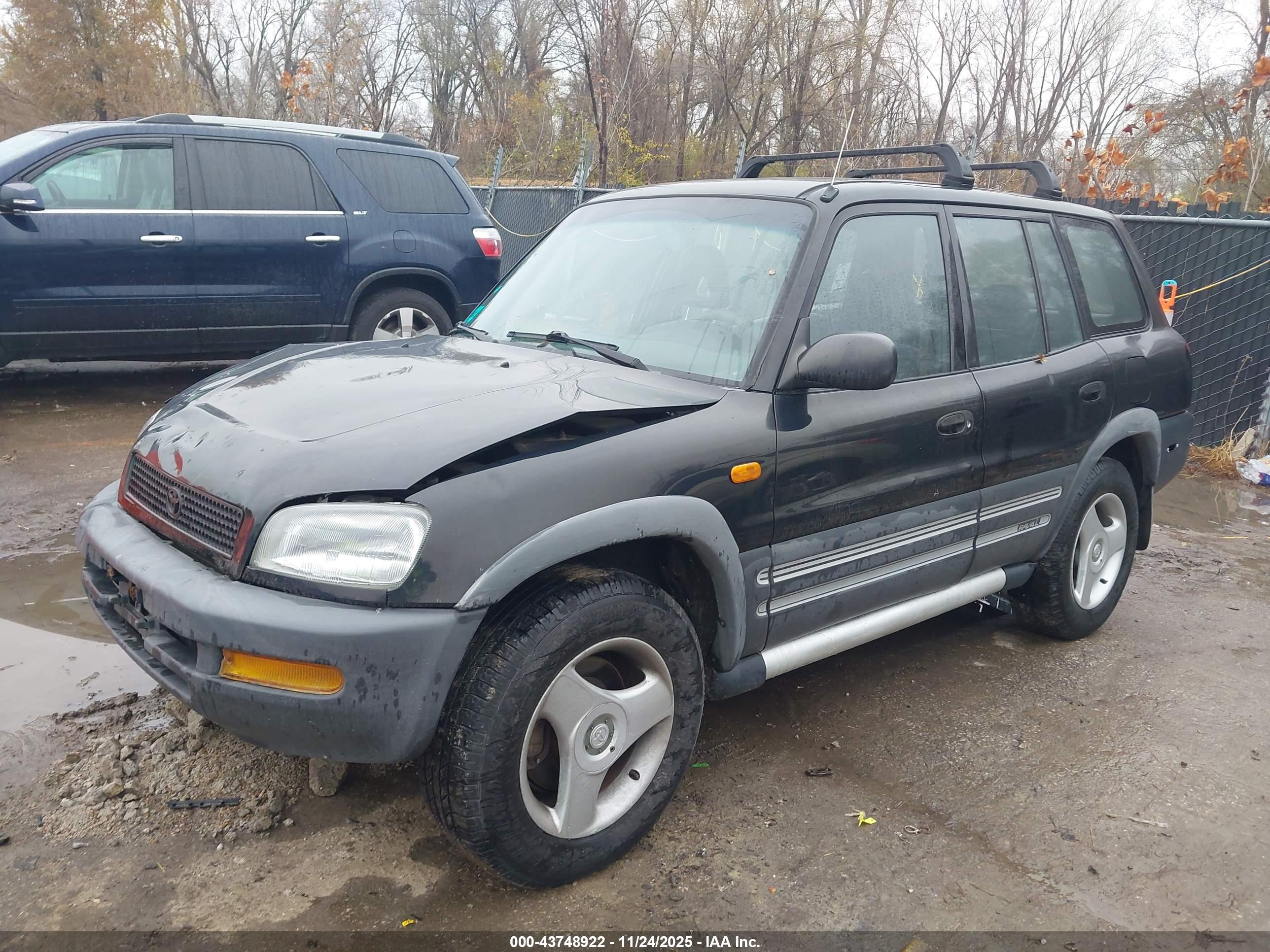 TOYOTA RAV4 image 2