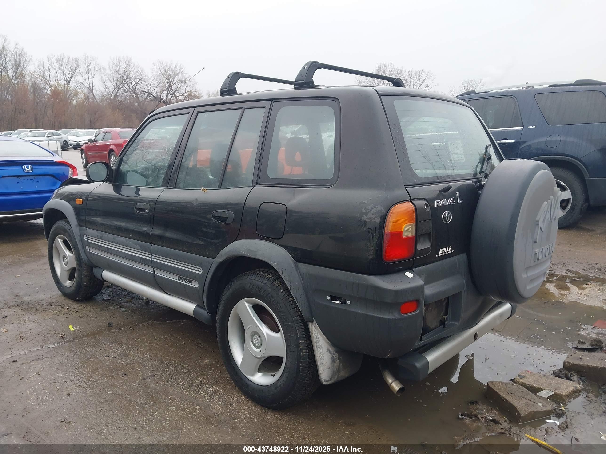 TOYOTA RAV4 image 3